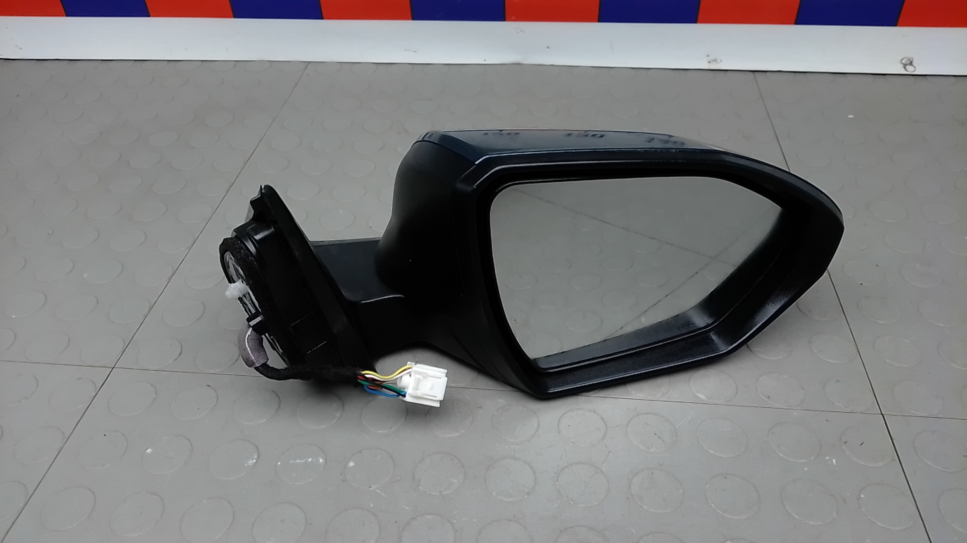 Зеркало правое электрическое