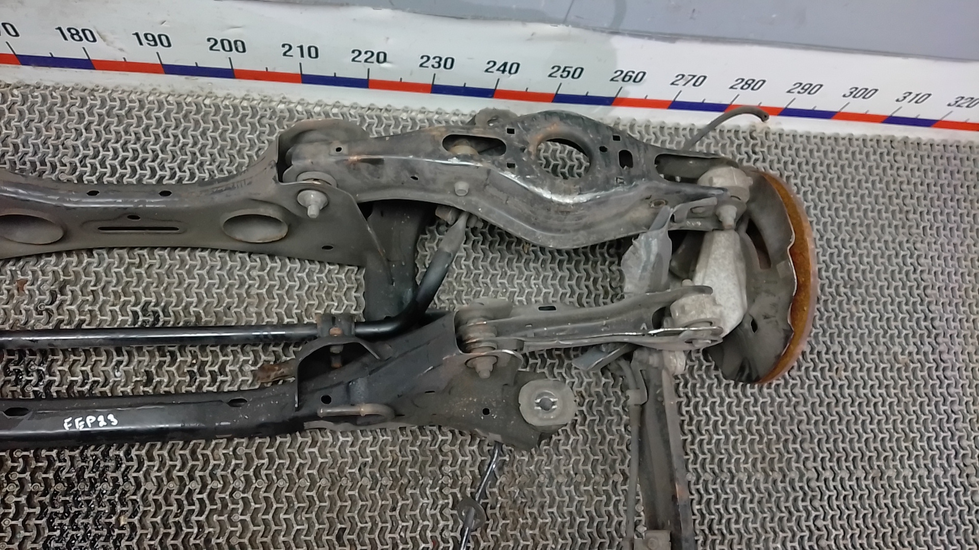 Балка задняя