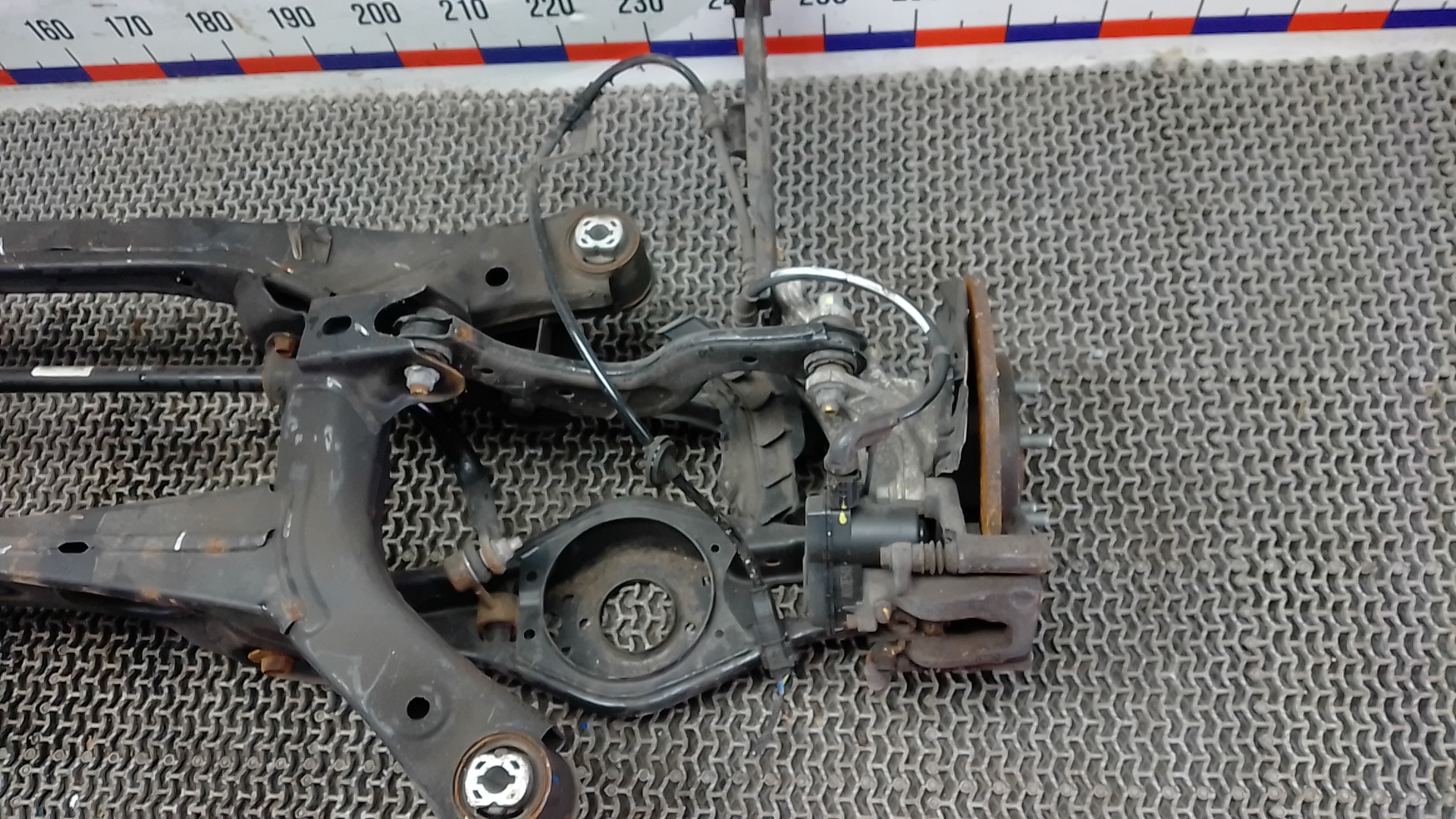 Балка задняя