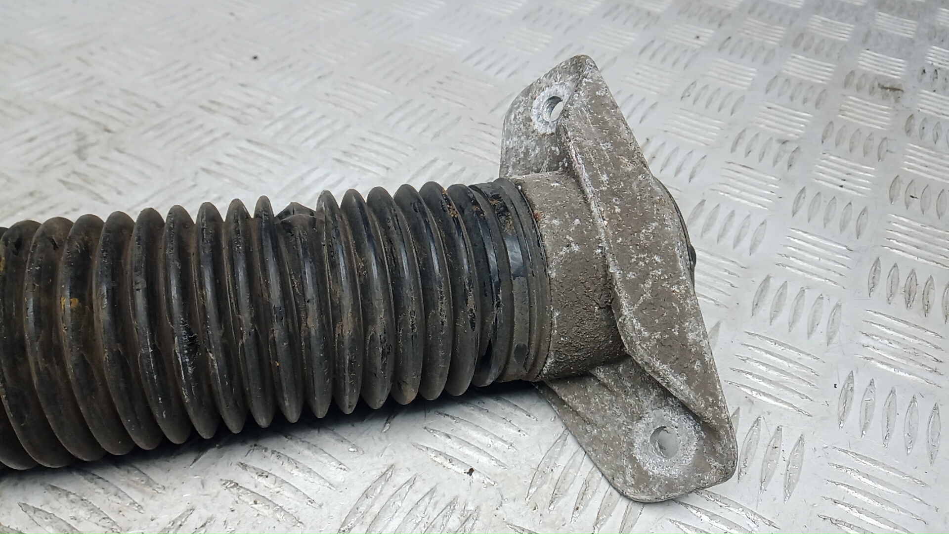 Амортизатор задний (стойка)