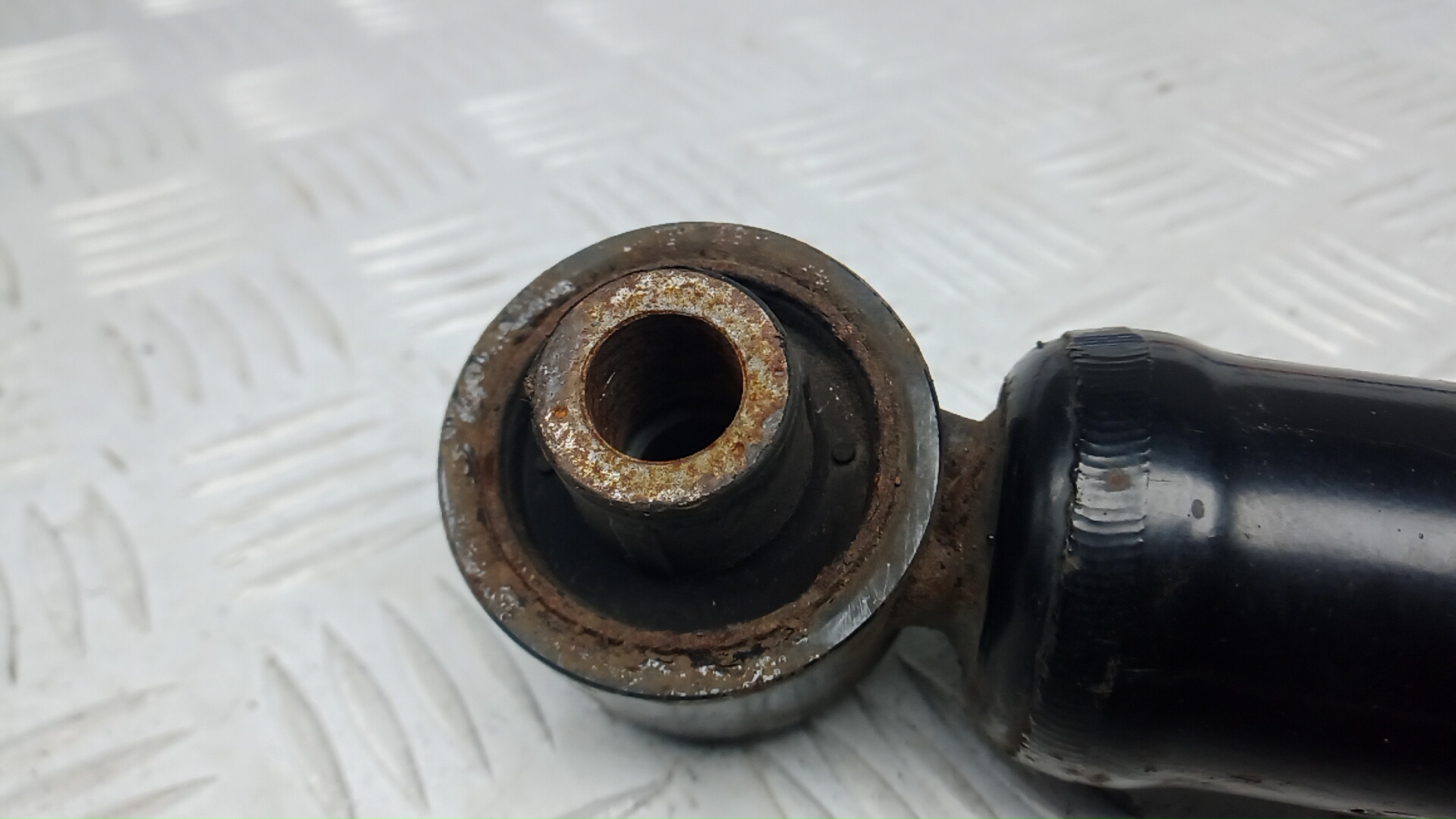 Амортизатор задний (стойка)