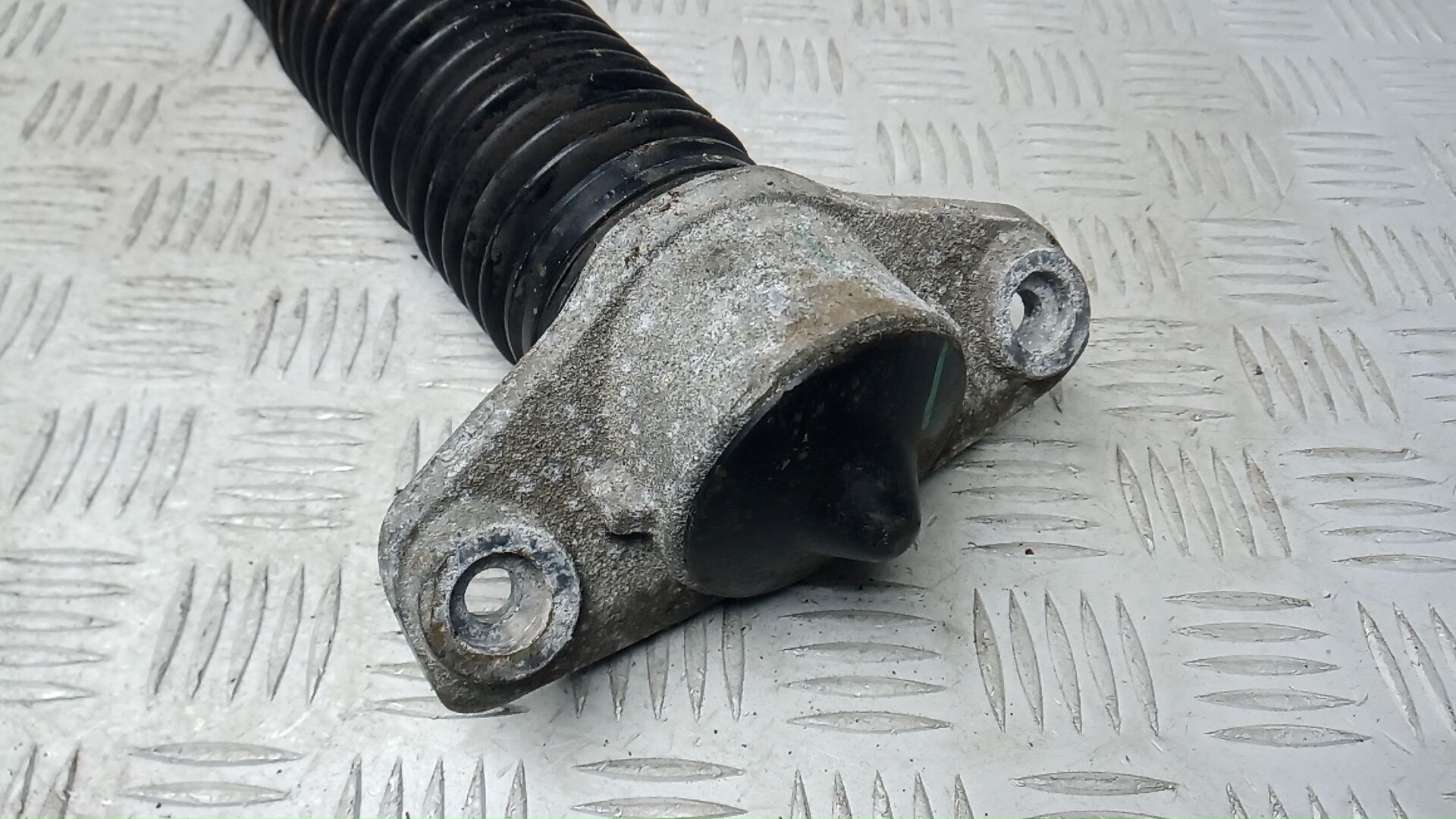 Амортизатор задний (стойка)