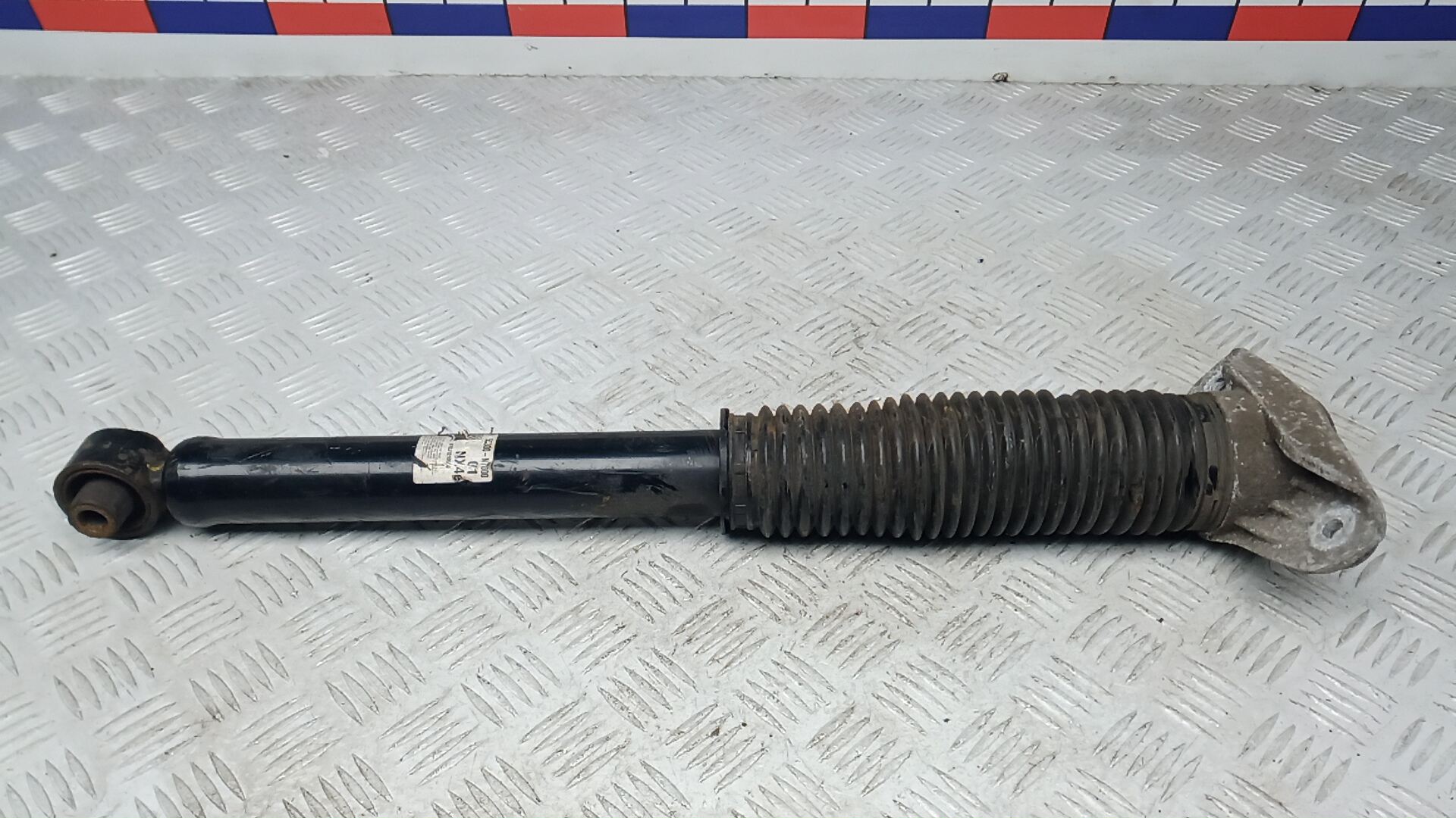 Амортизатор задний (стойка)