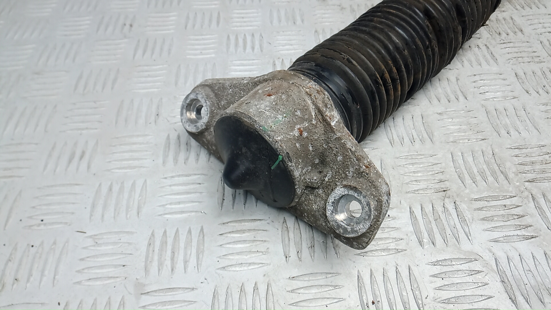 Амортизатор задний (стойка)