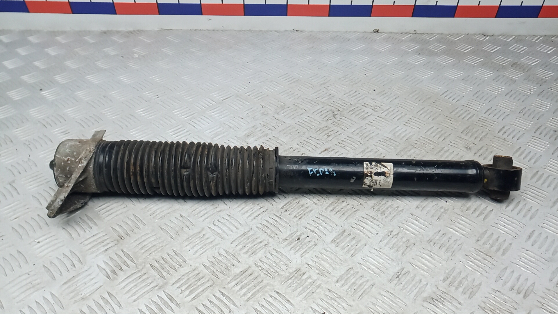 Амортизатор задний (стойка)