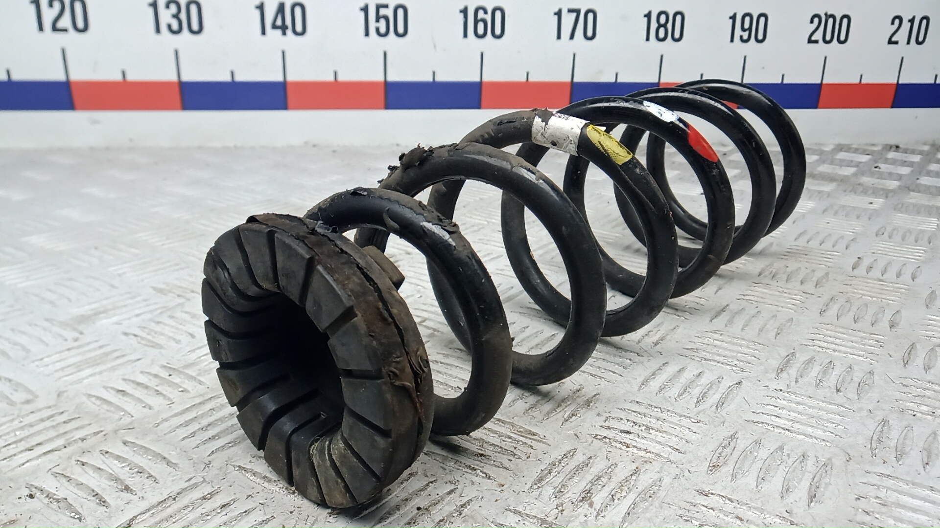 Пружина задняя