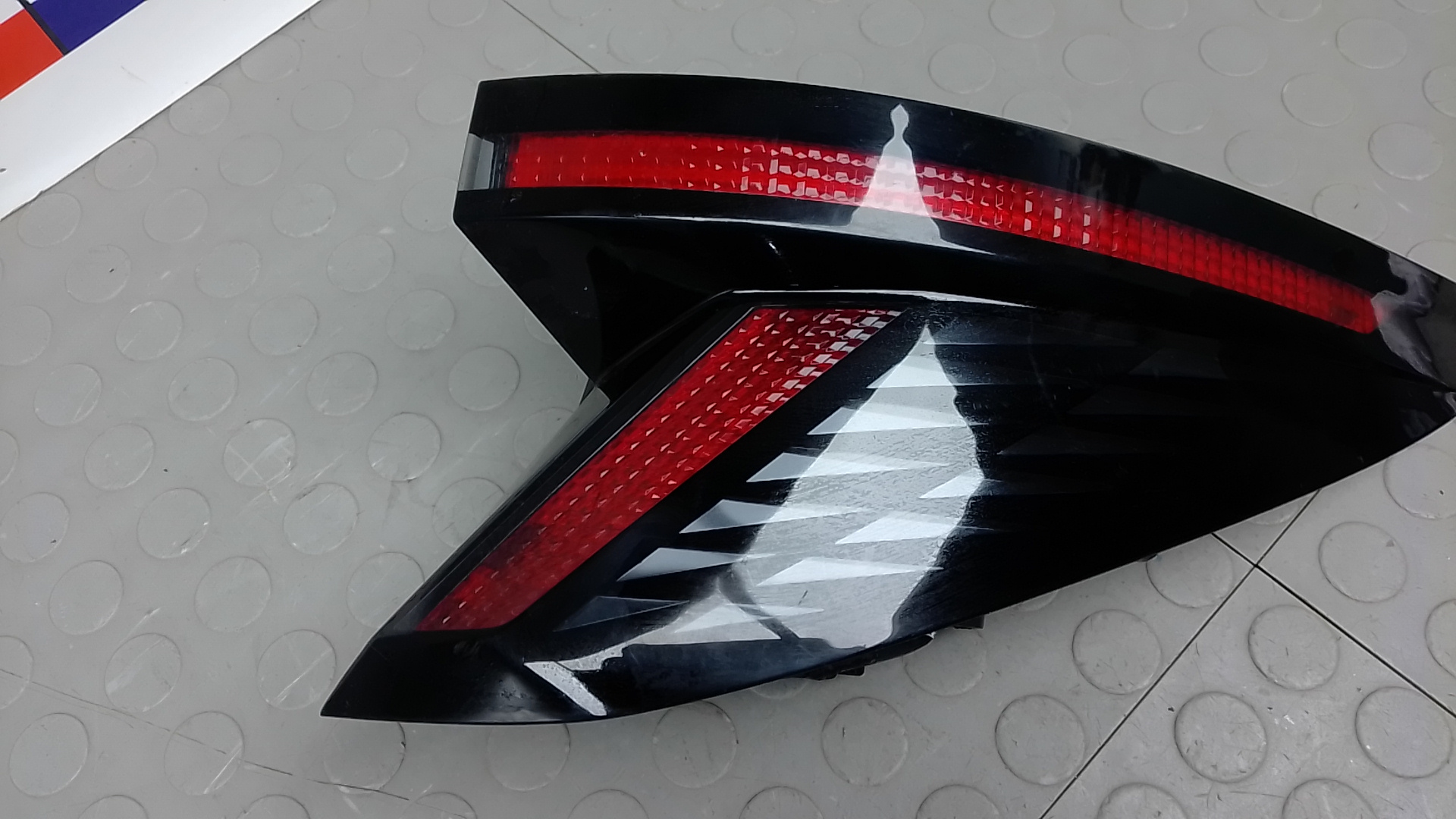 Фонарь задний правый