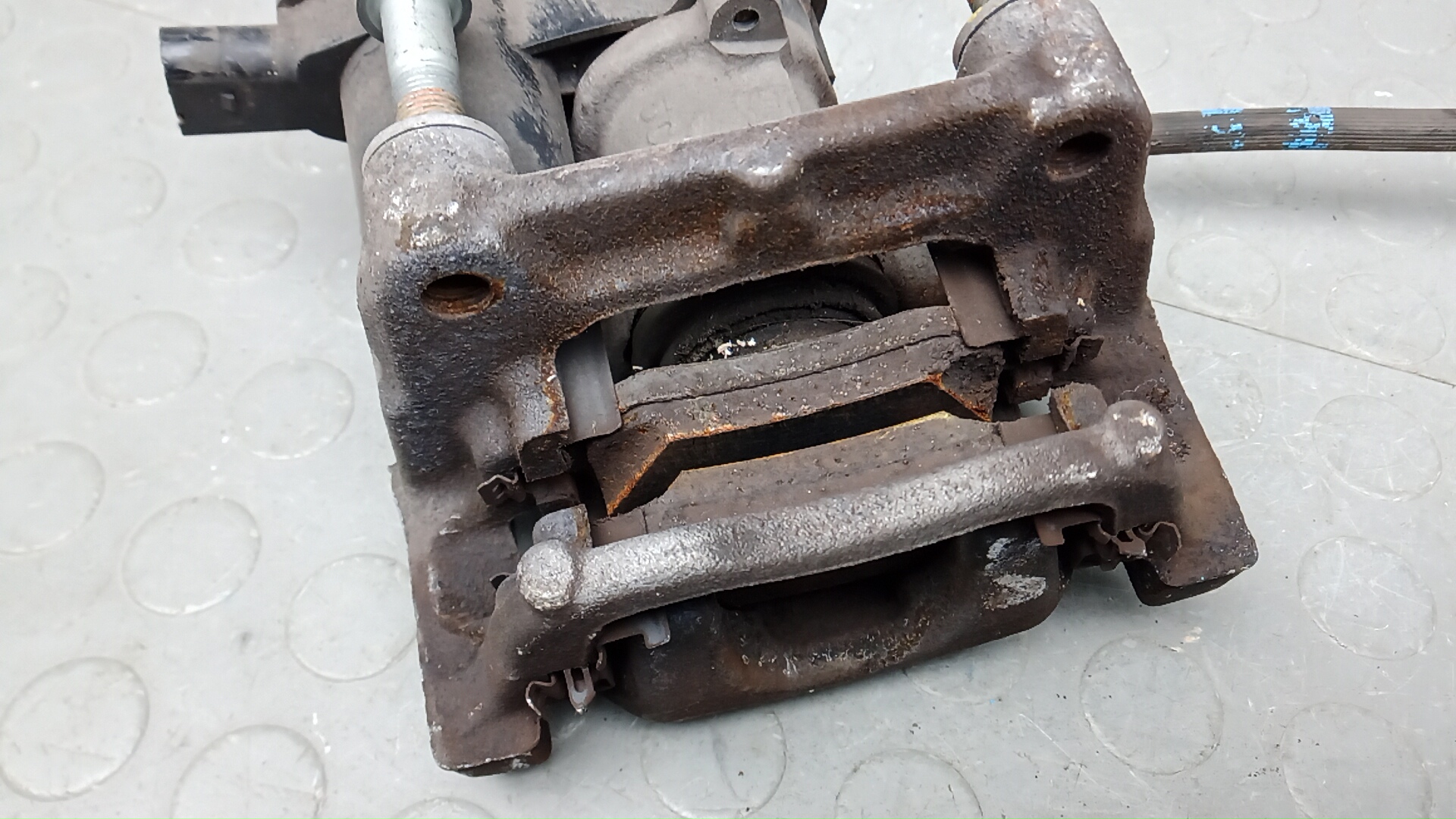 Суппорт задний правый