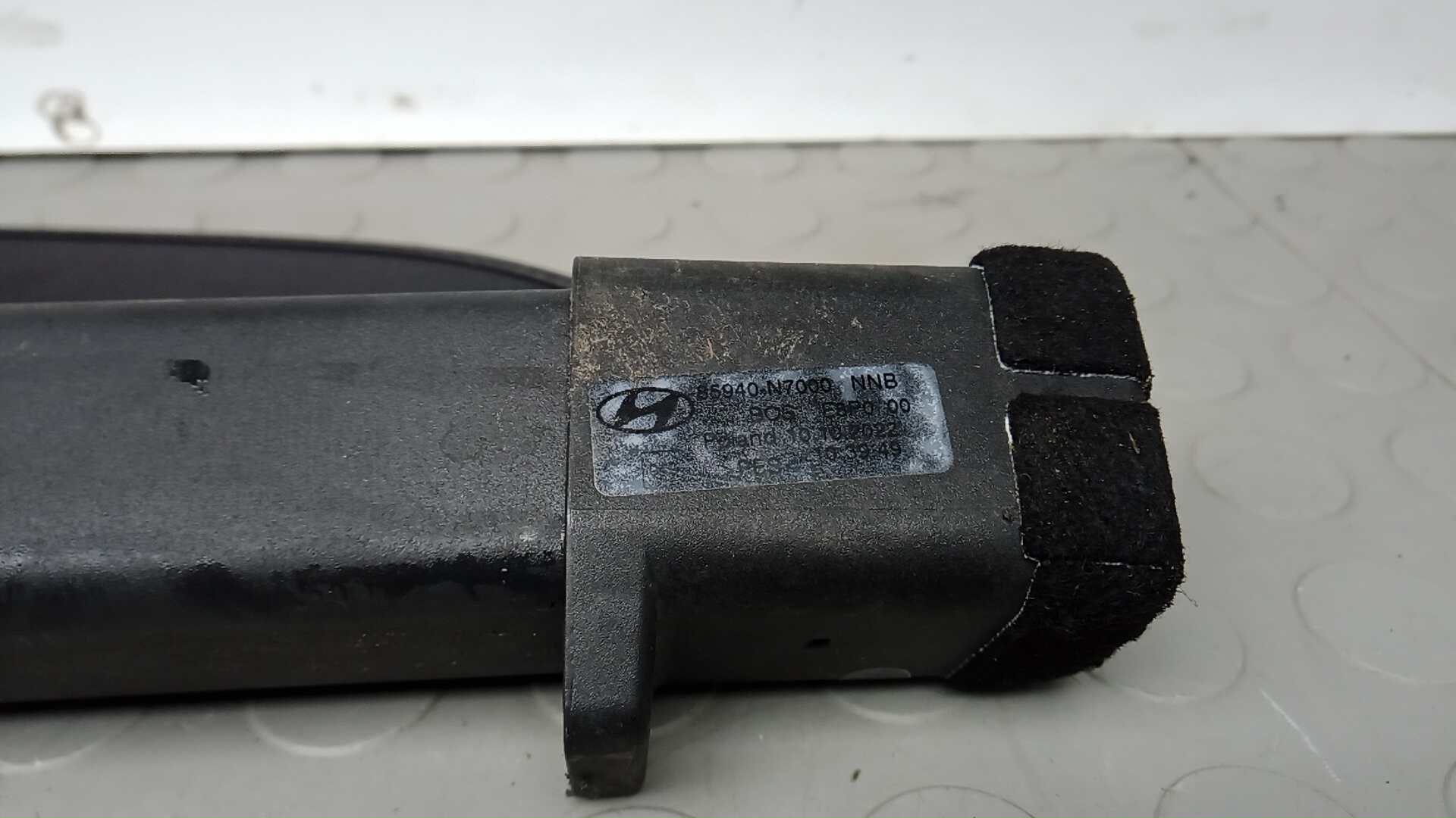 Шторка багажника