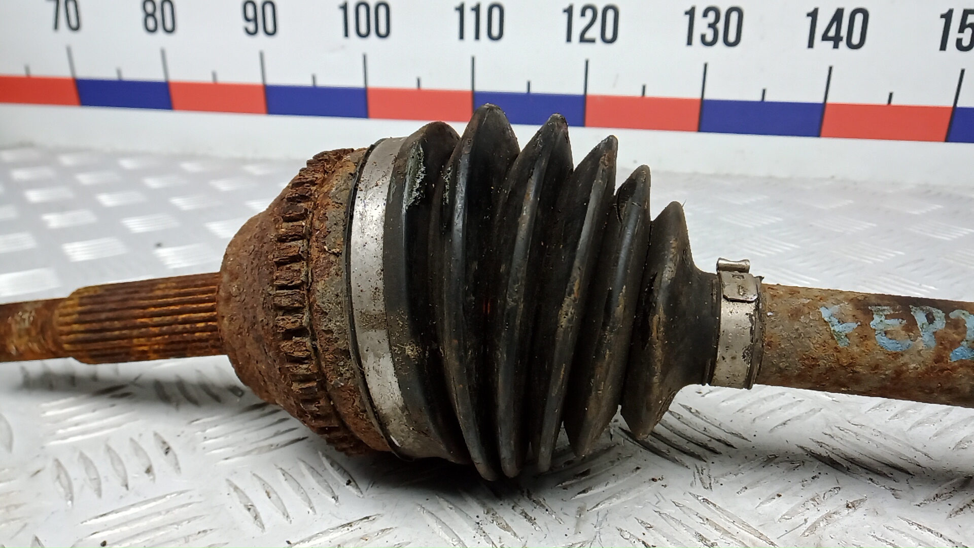 Полуось передняя левая