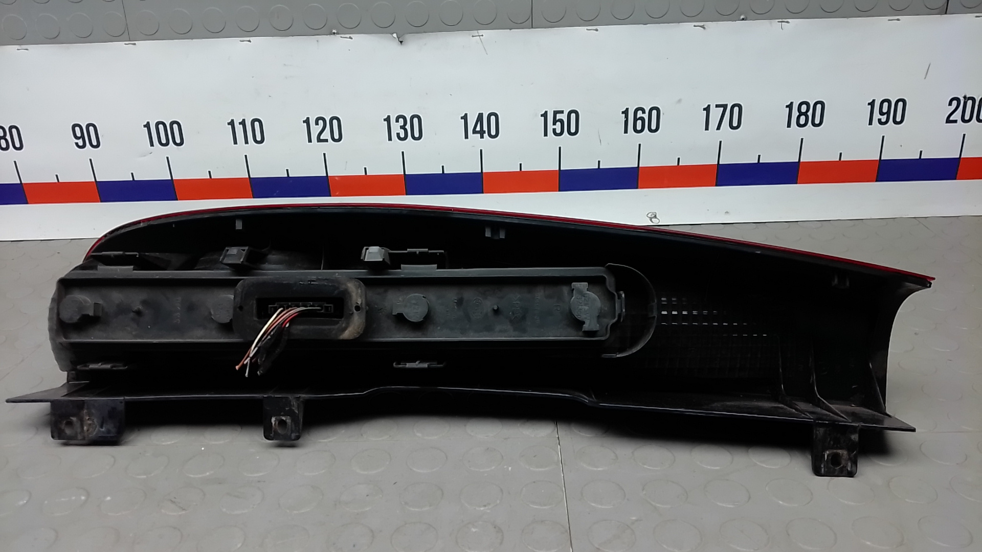 Фонарь задний правый