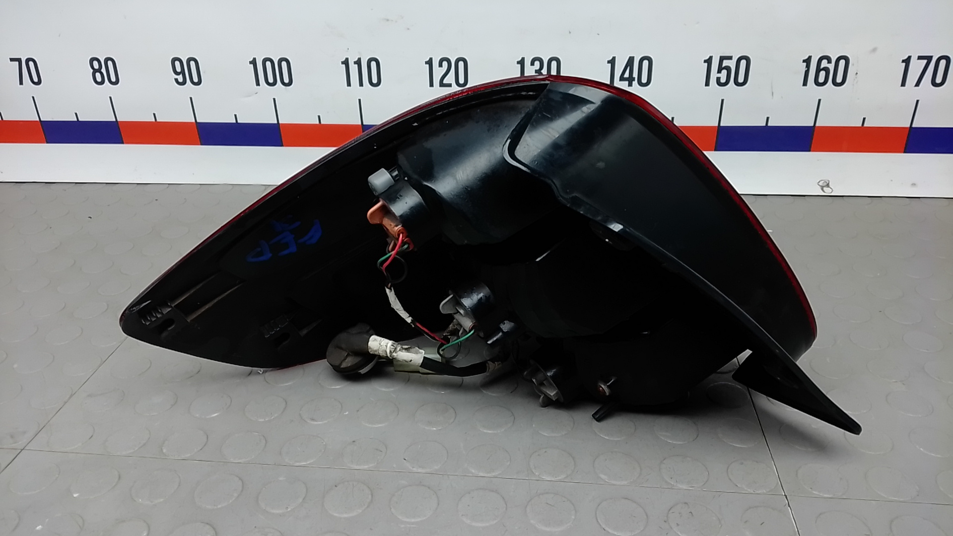 Фонарь задний правый