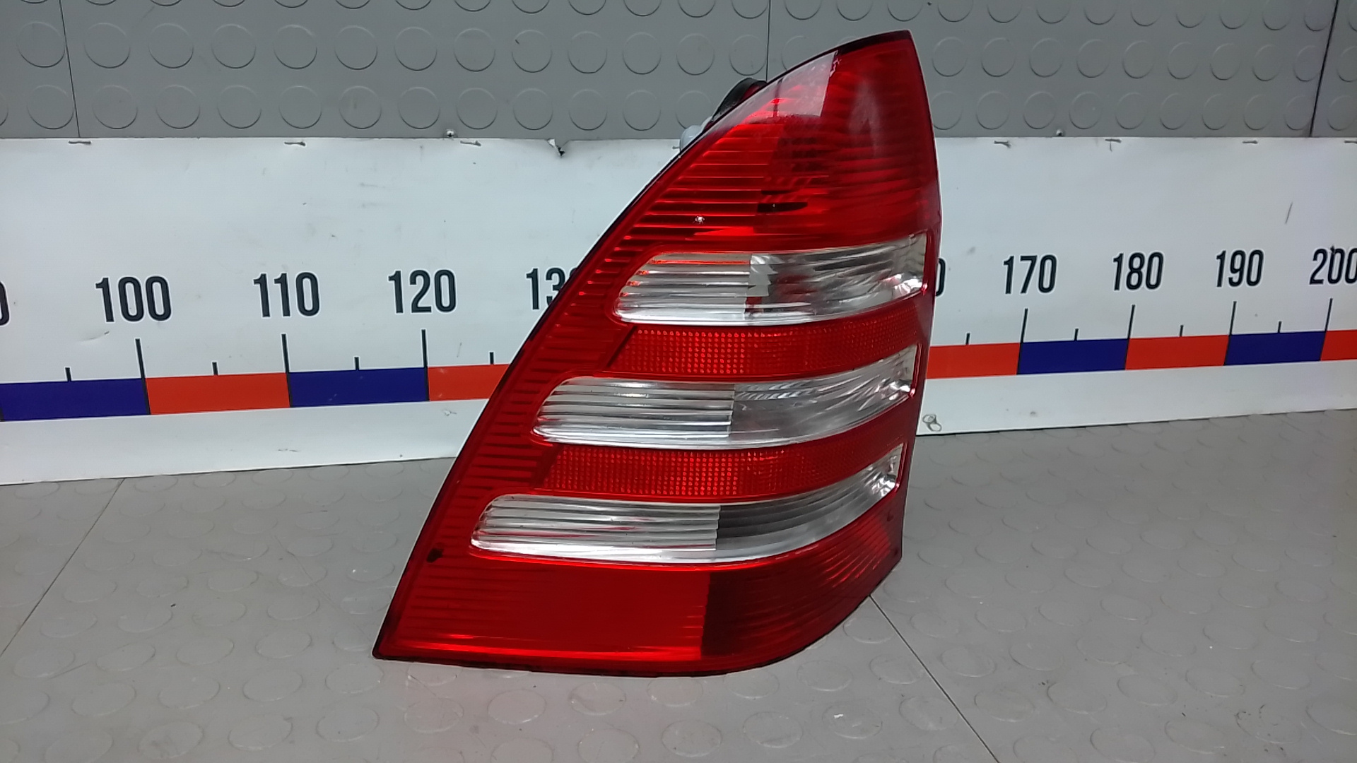 Фонарь задний левый