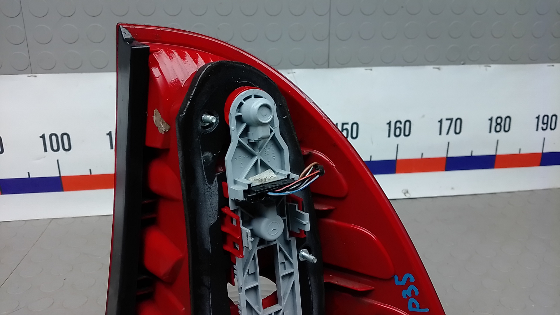 Фонарь задний левый