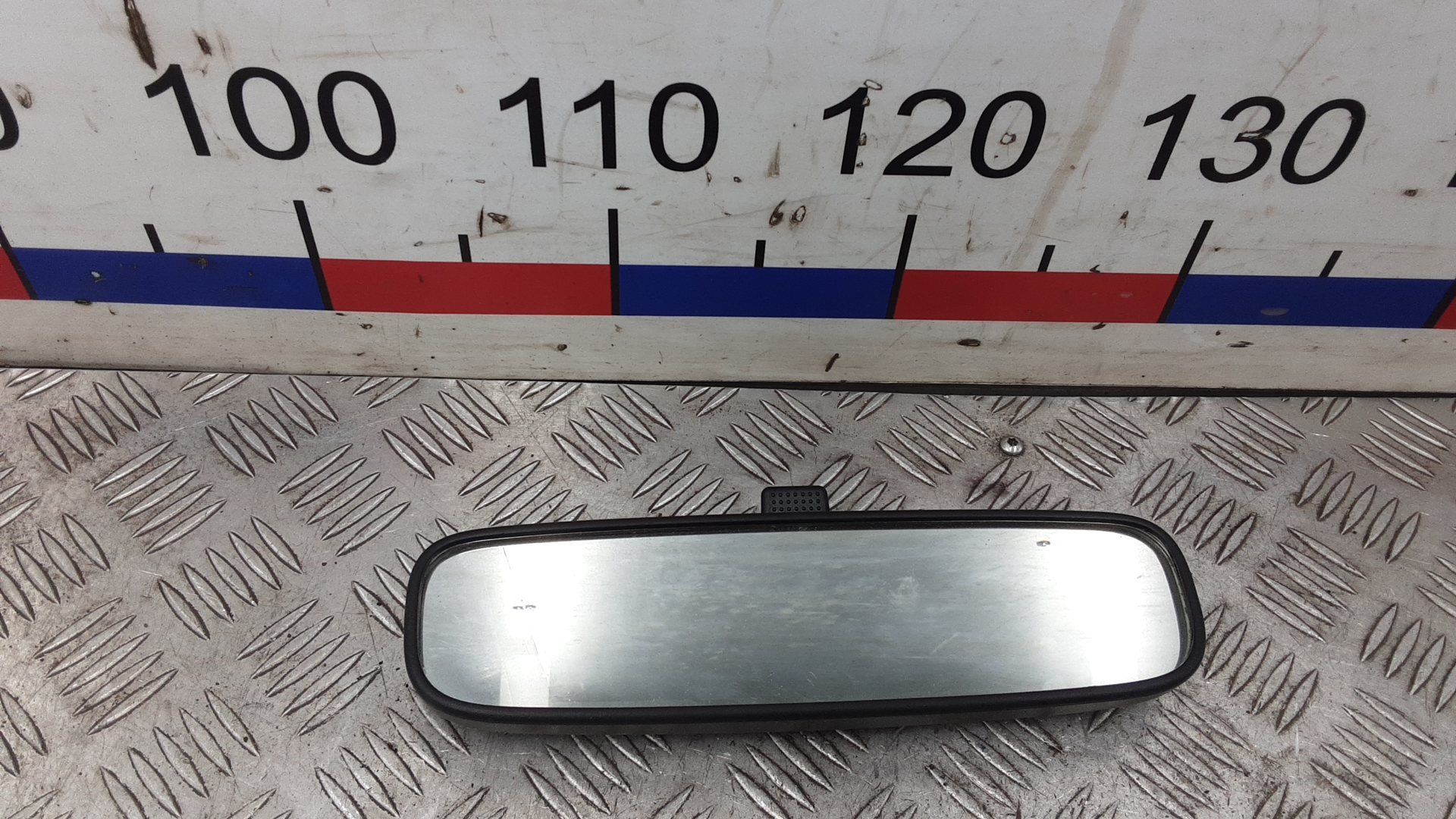 Зеркало заднего вида