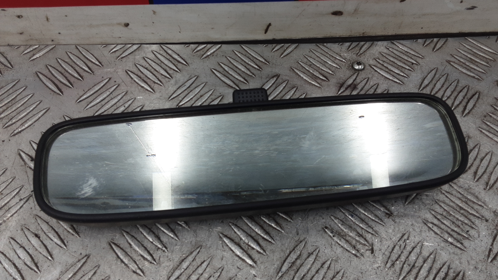Зеркало заднего вида