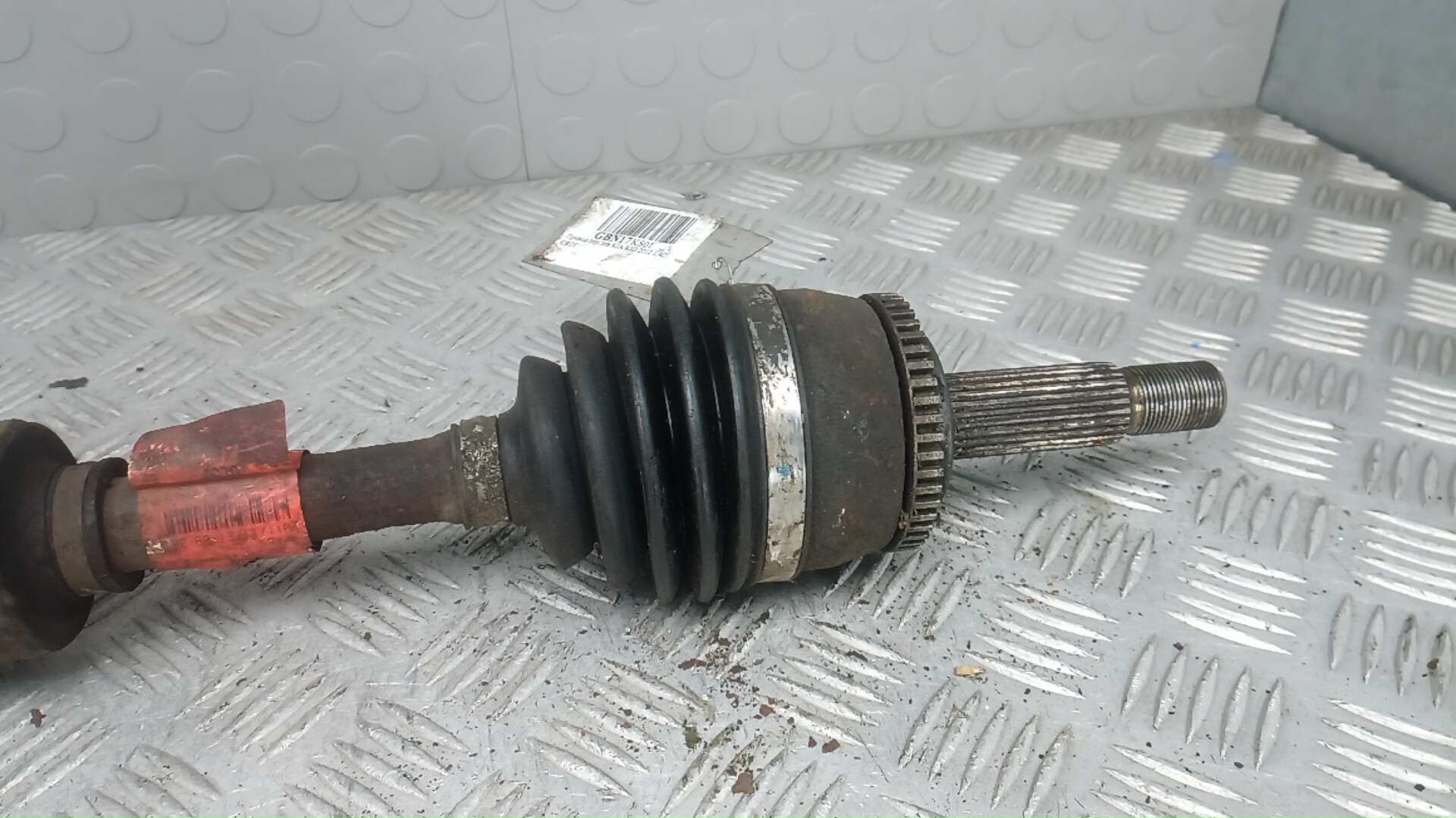 Полуось передняя левая