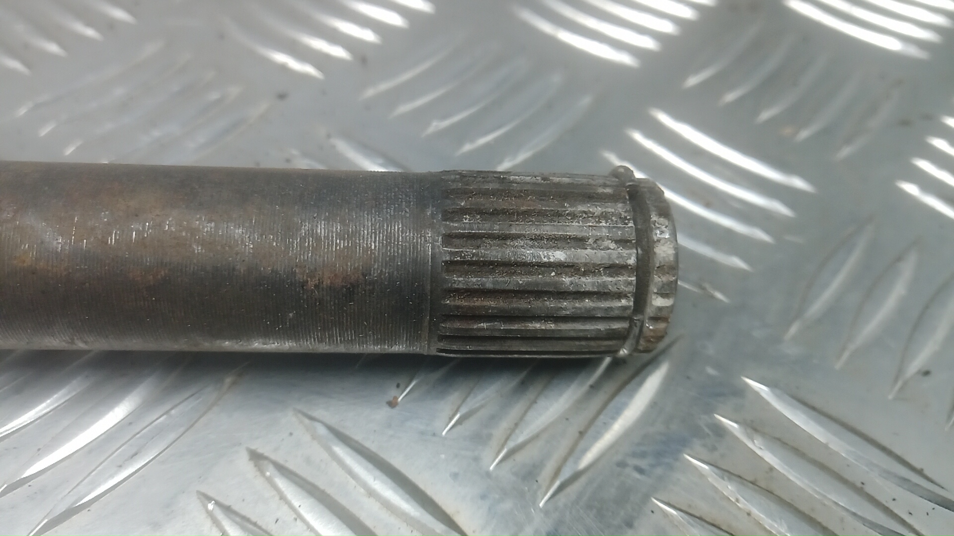 Полуось передняя правая