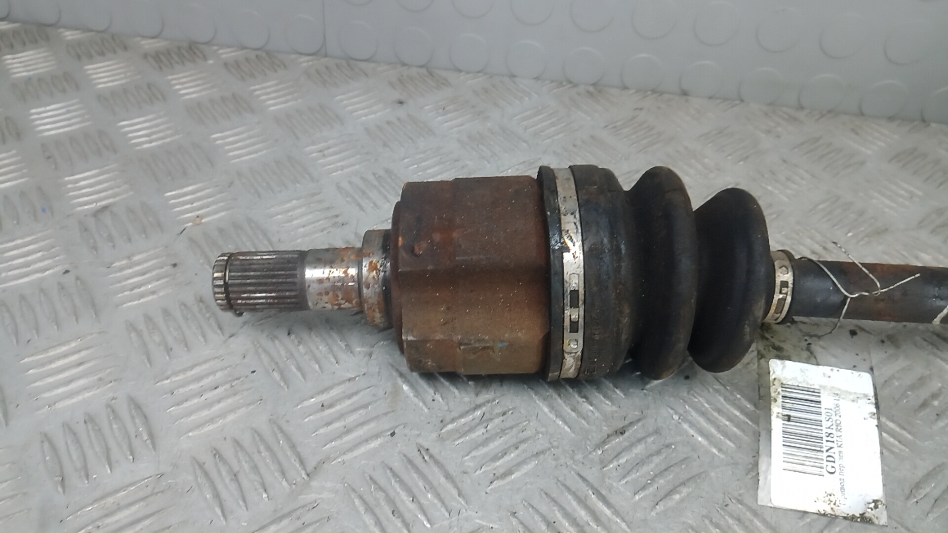 Полуось передняя левая