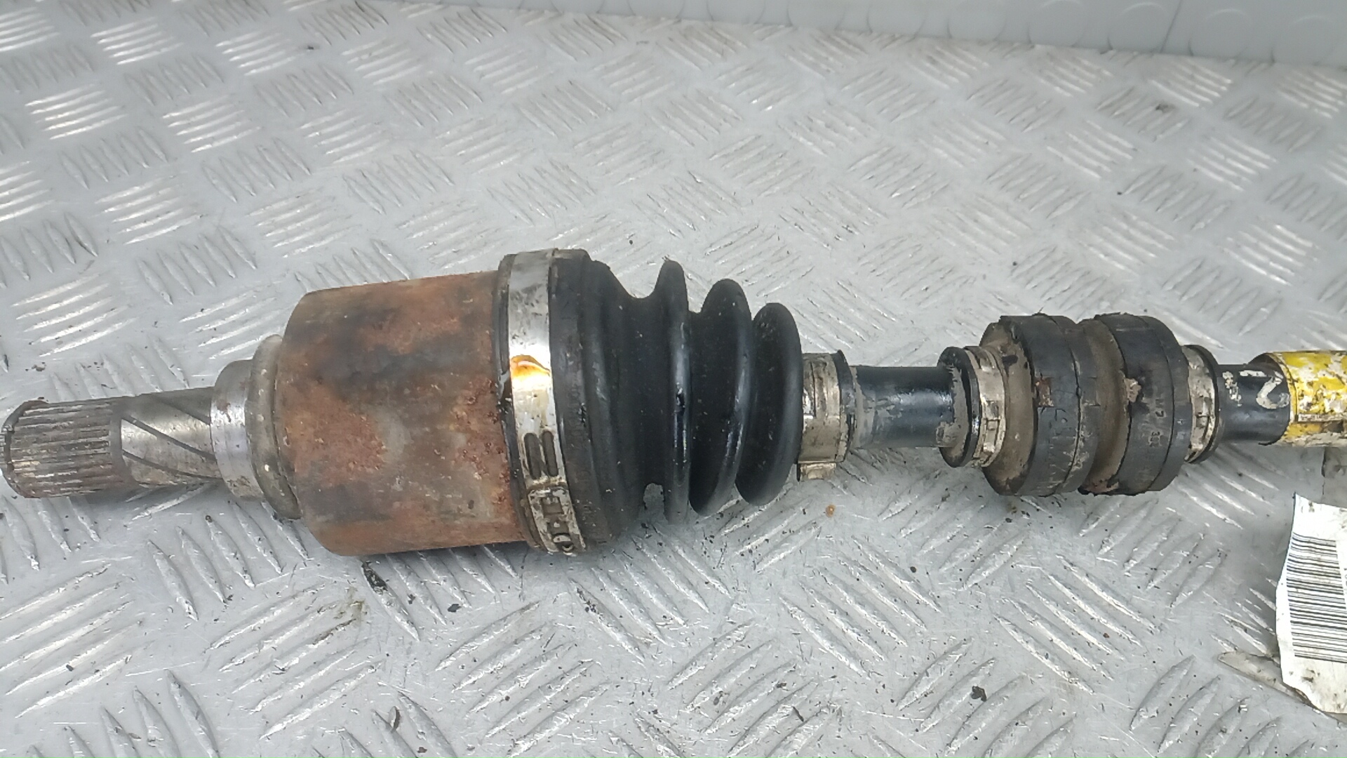 Полуось передняя левая