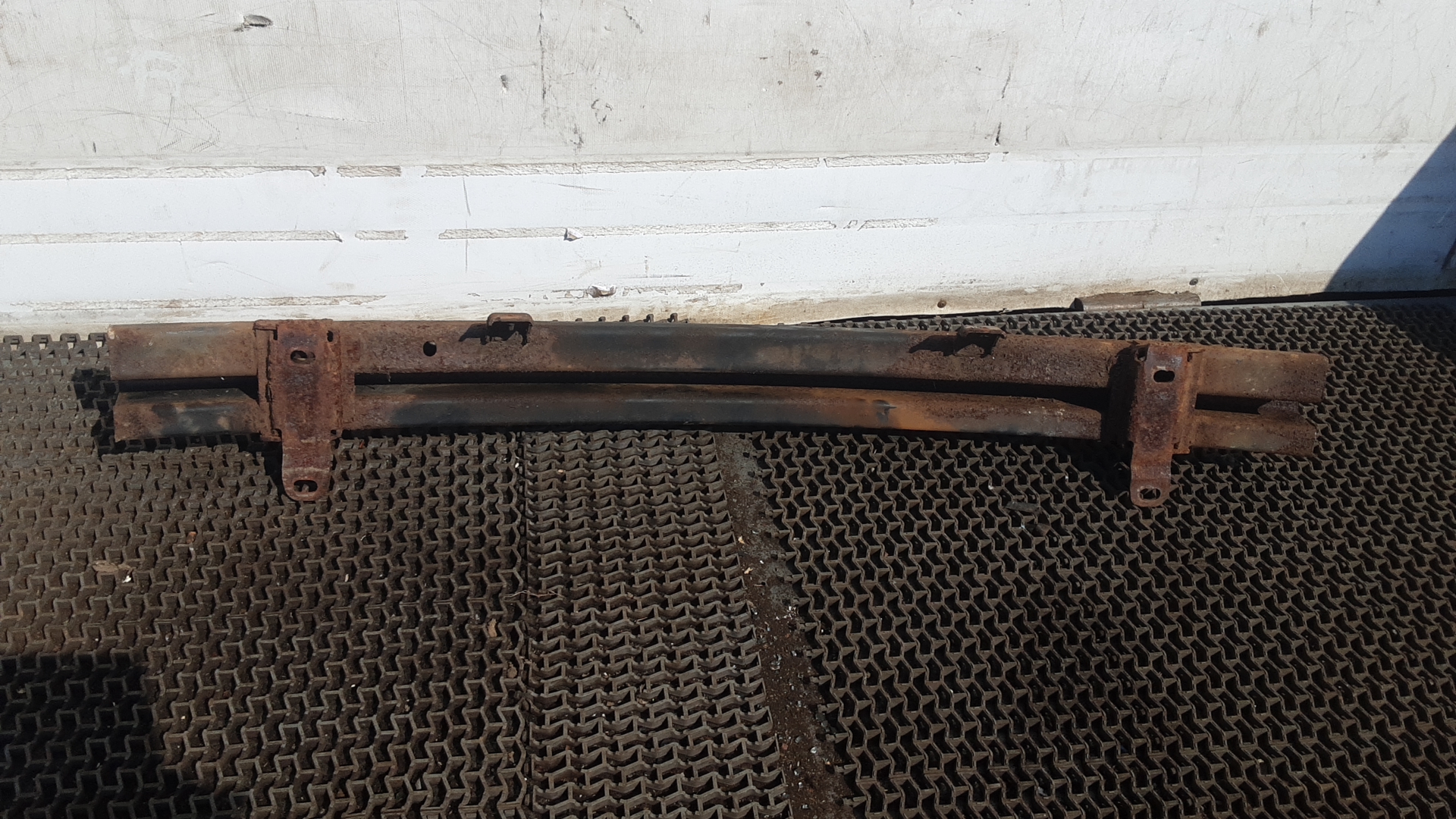 Кронштейн усилителя переднего бампера