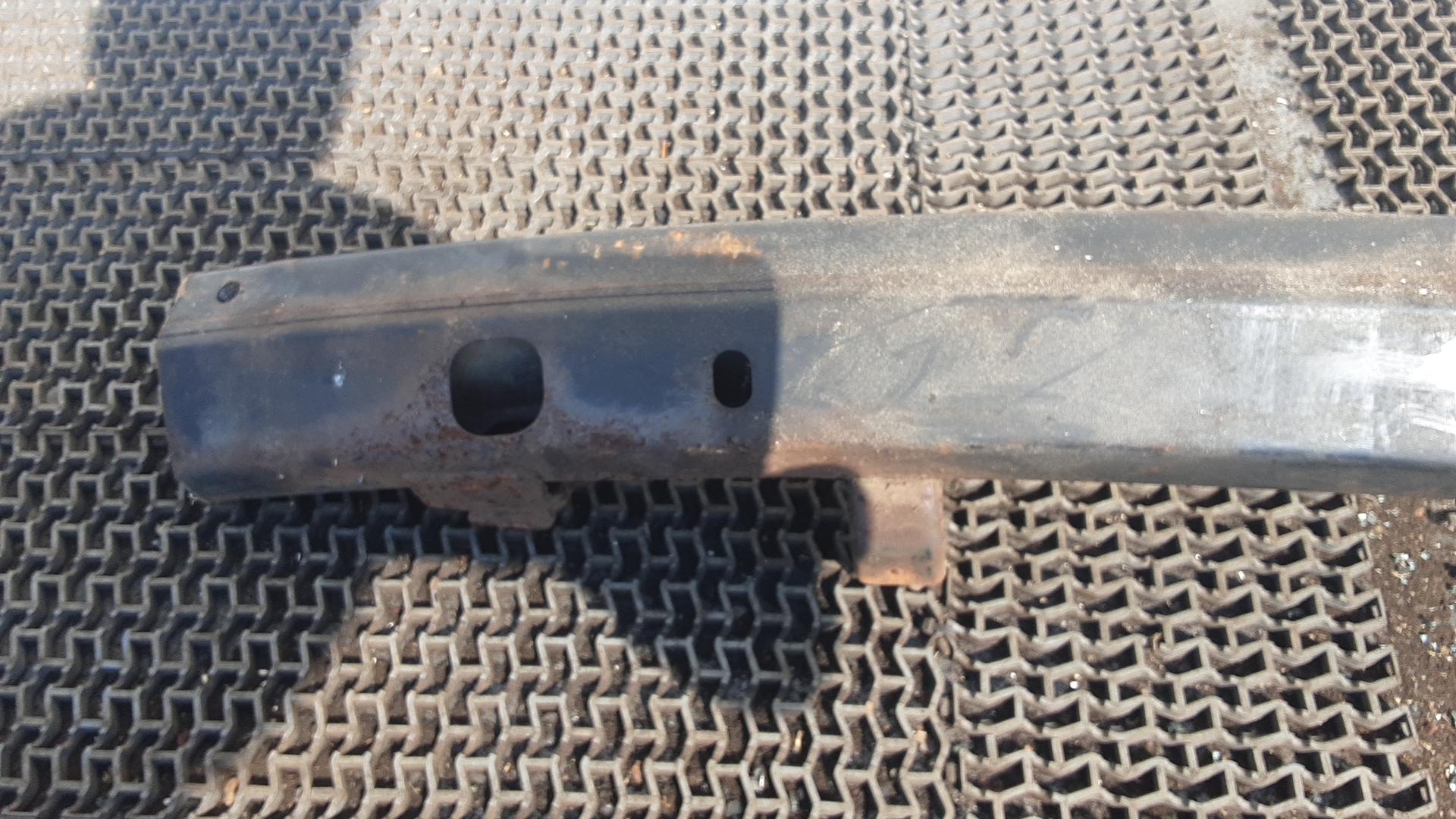 Кронштейн усилителя переднего бампера