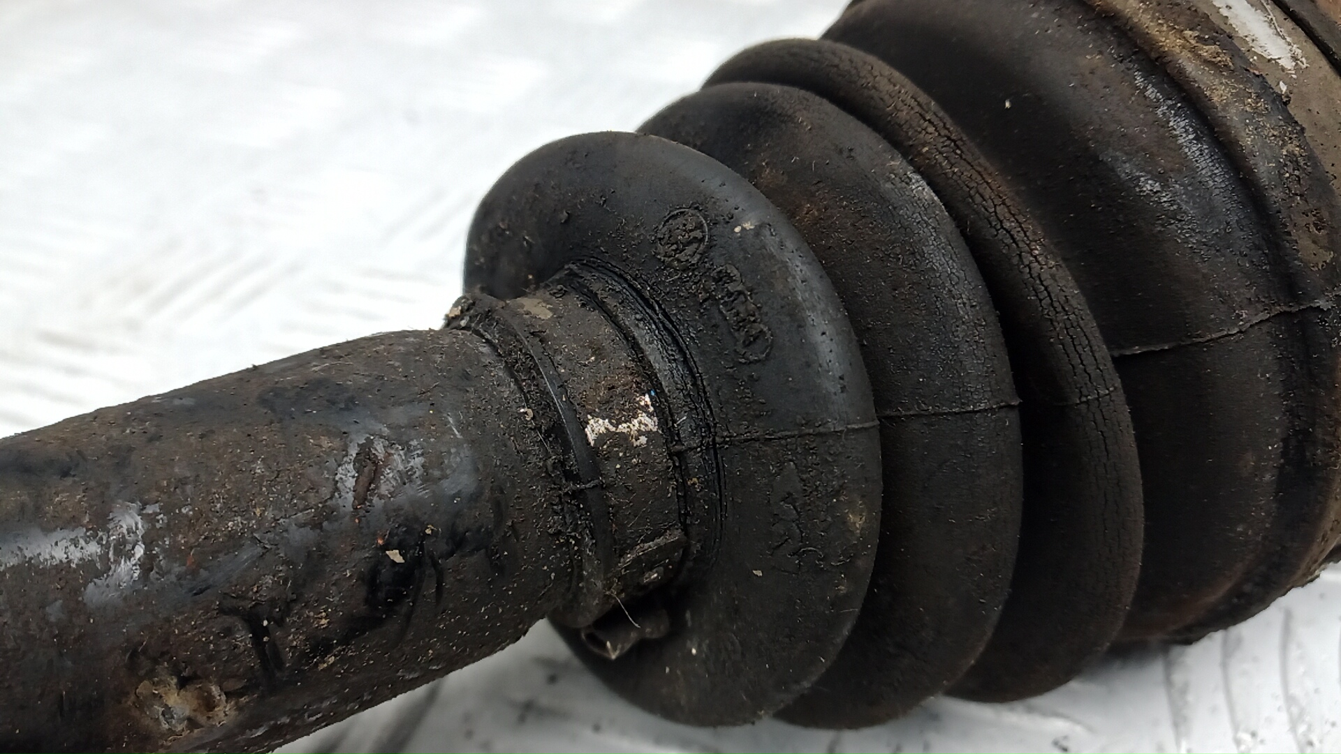 Полуось передняя правая