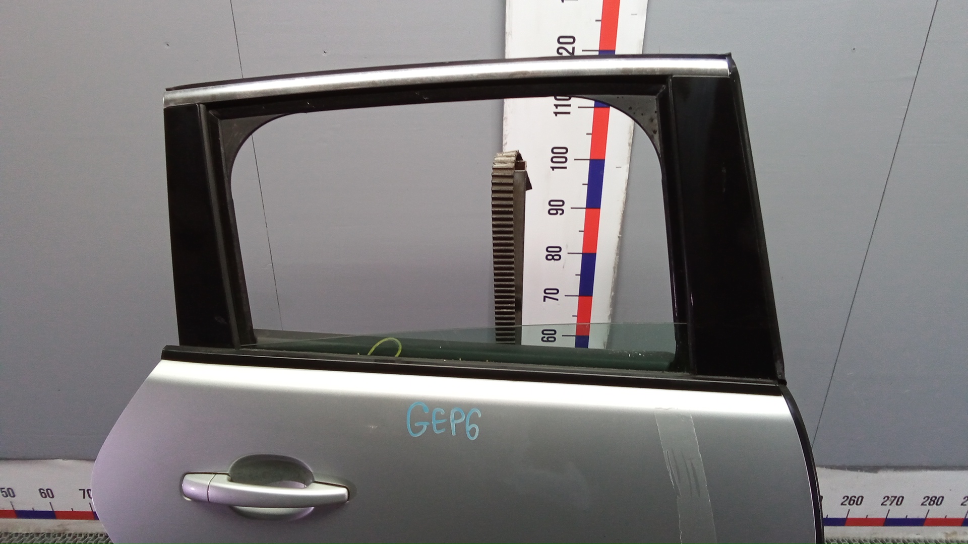 Дверь задняя правая