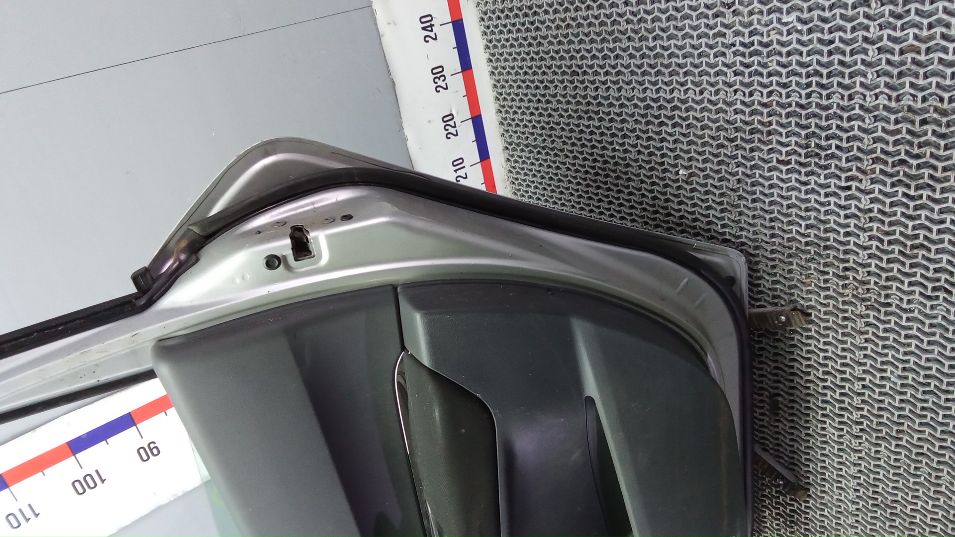 Дверь задняя правая