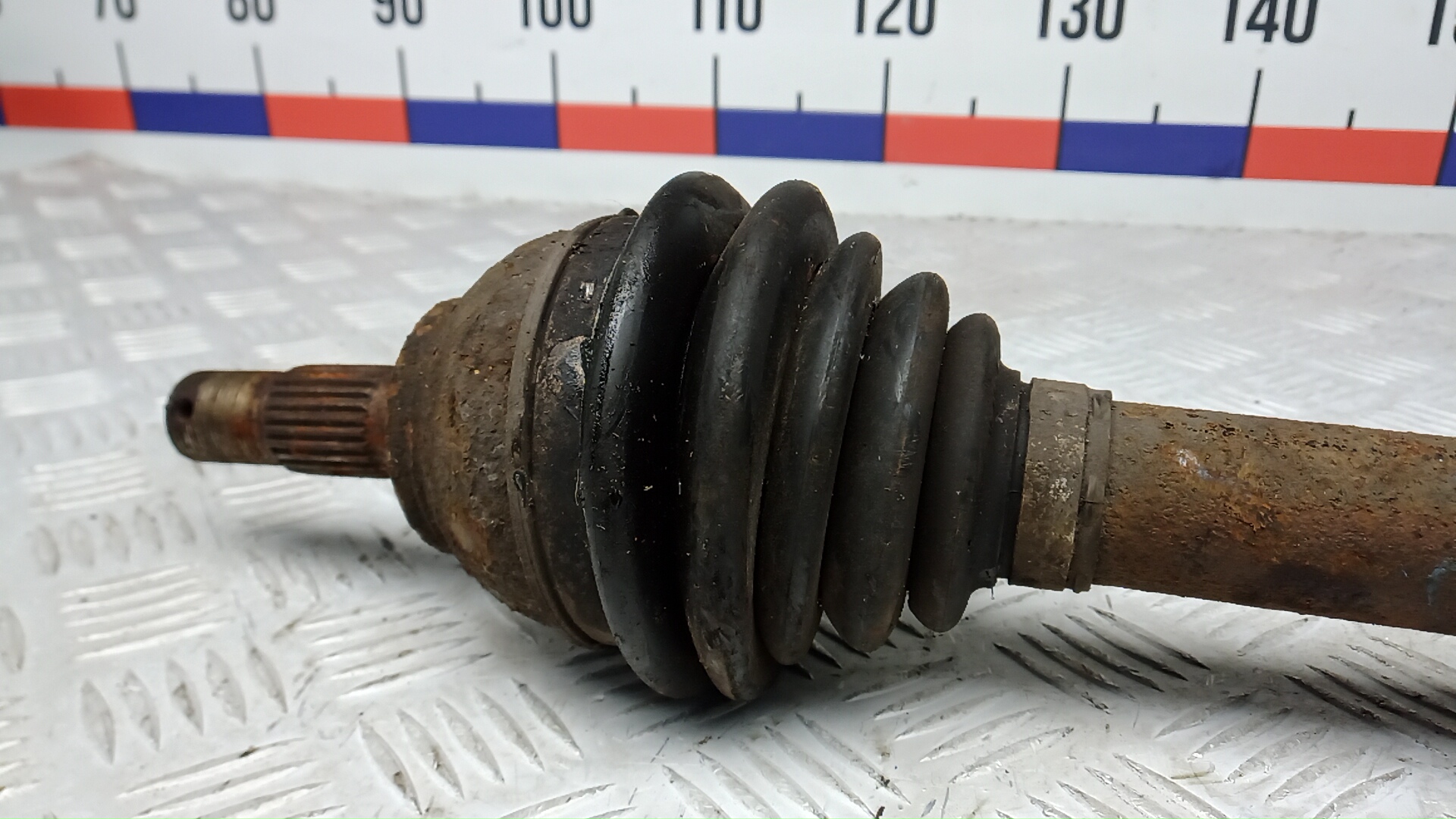 Полуось передняя левая