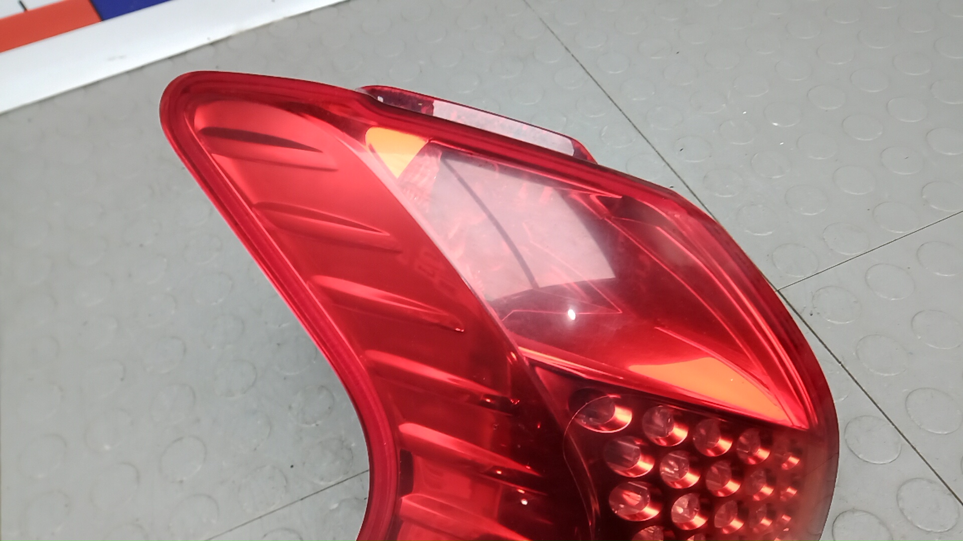 Фонарь задний левый