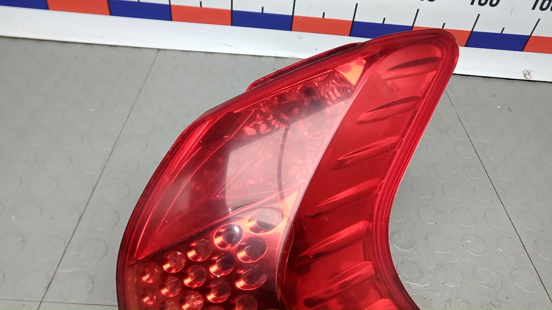 Фонарь задний правый