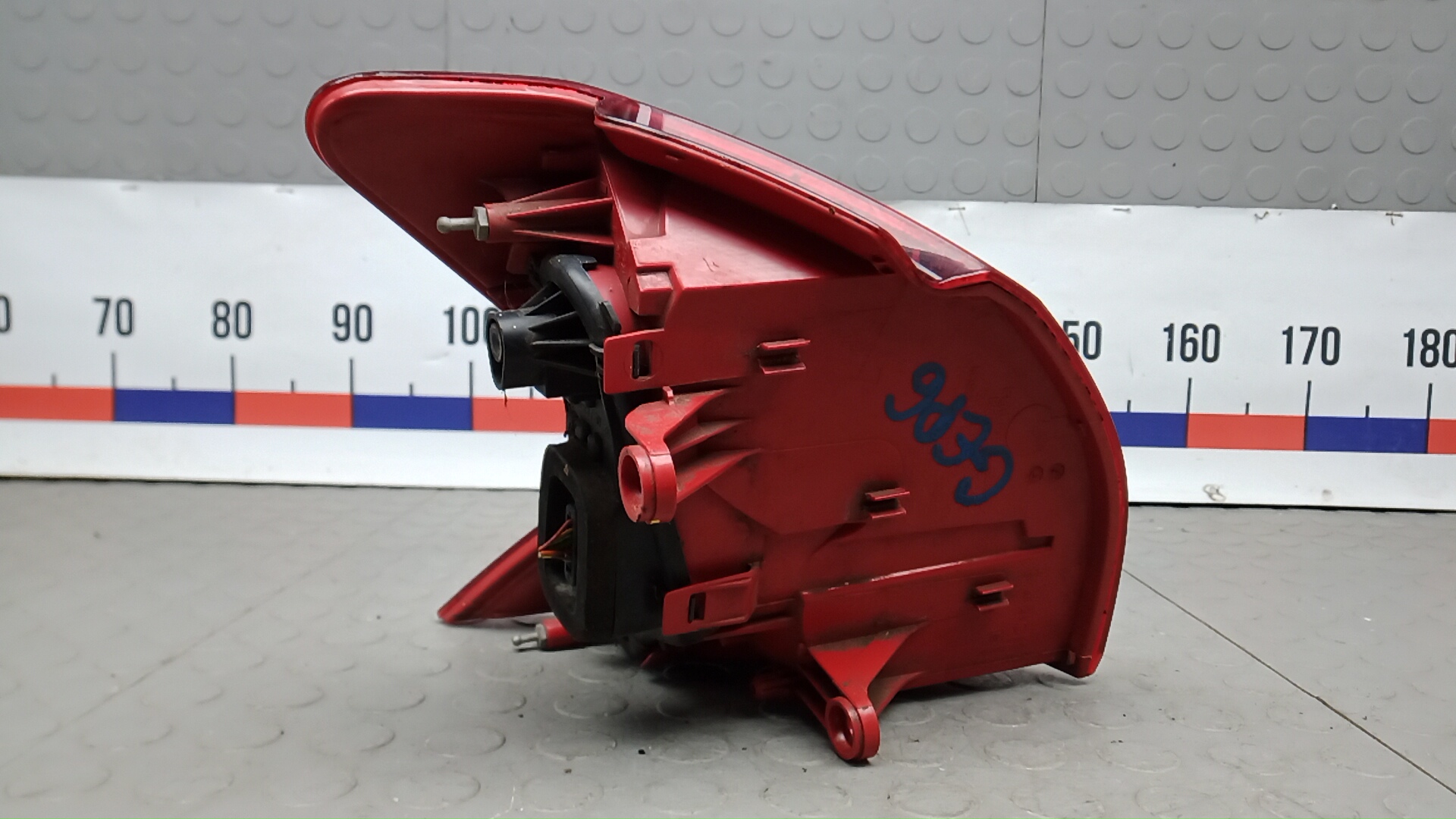 Фонарь задний правый