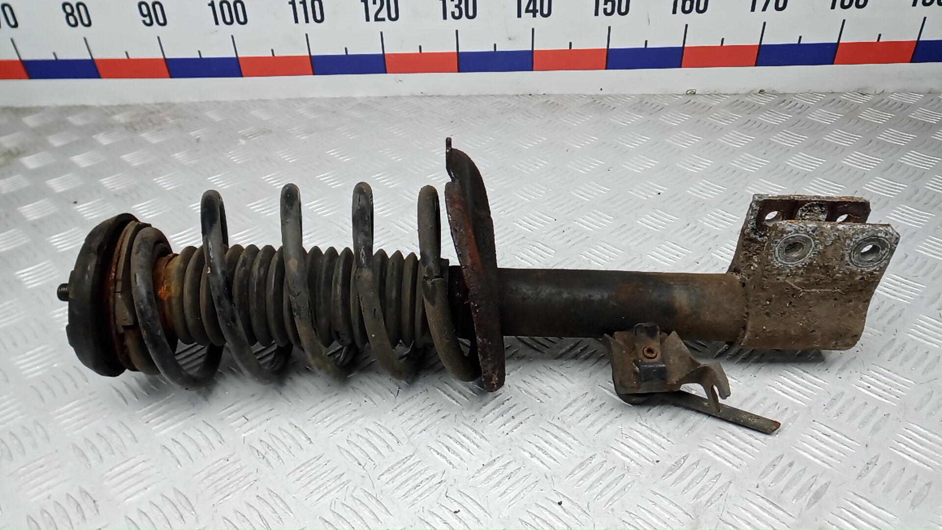 Амортизатор передний правый