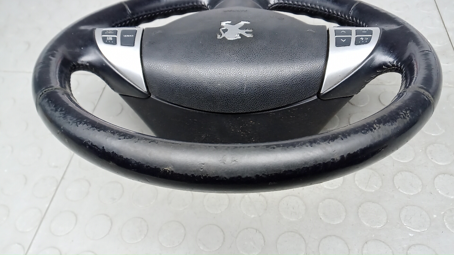 Рулевое колесо (руль)