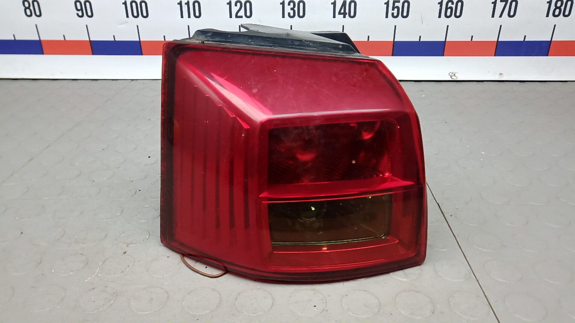 Фонарь задний левый