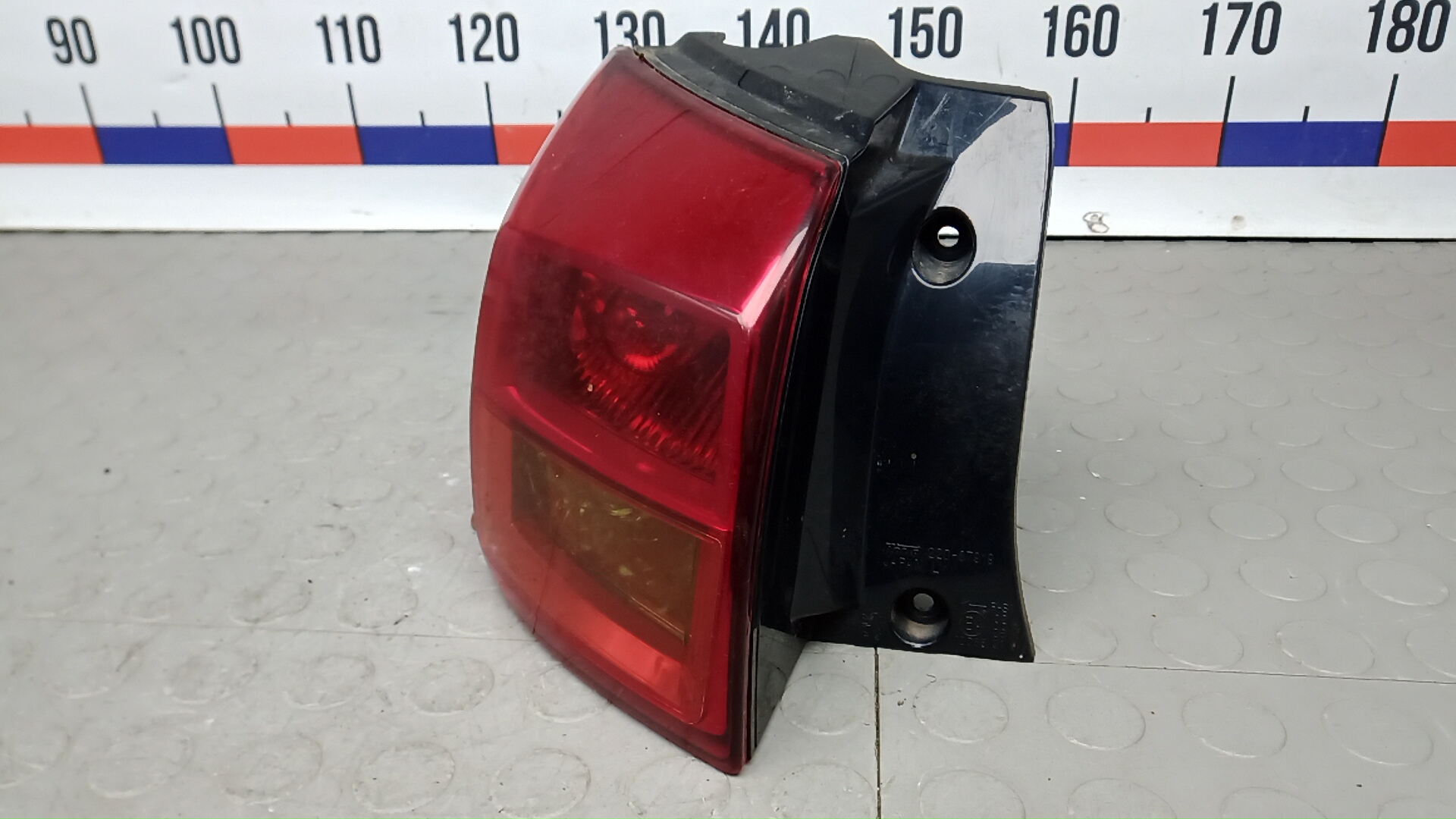 Фонарь задний левый