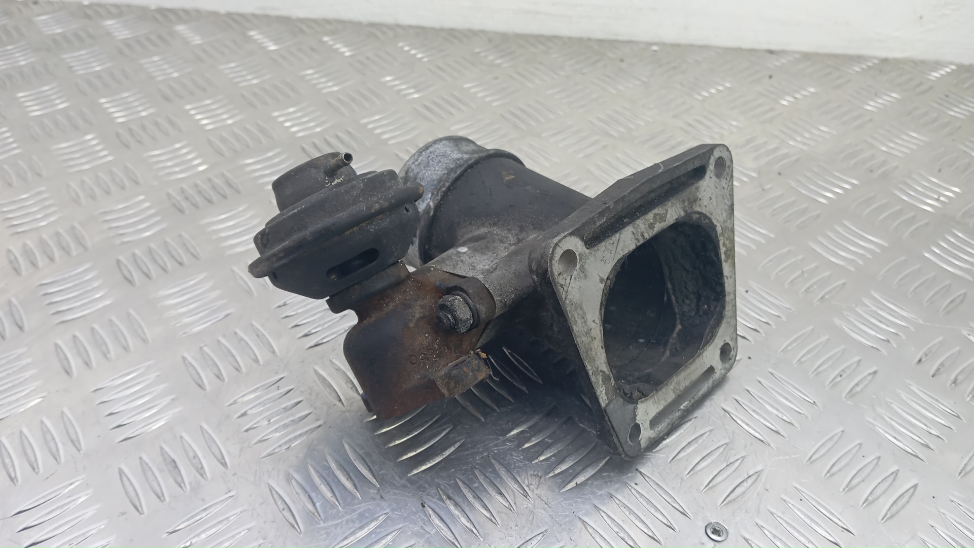 Клапан рециркуляции выхлопных газов (EGR)