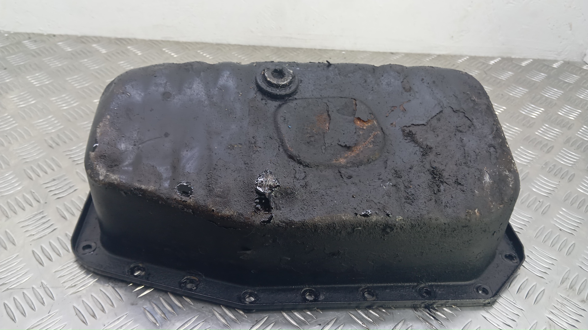 Поддон масляный двигателя (картер)