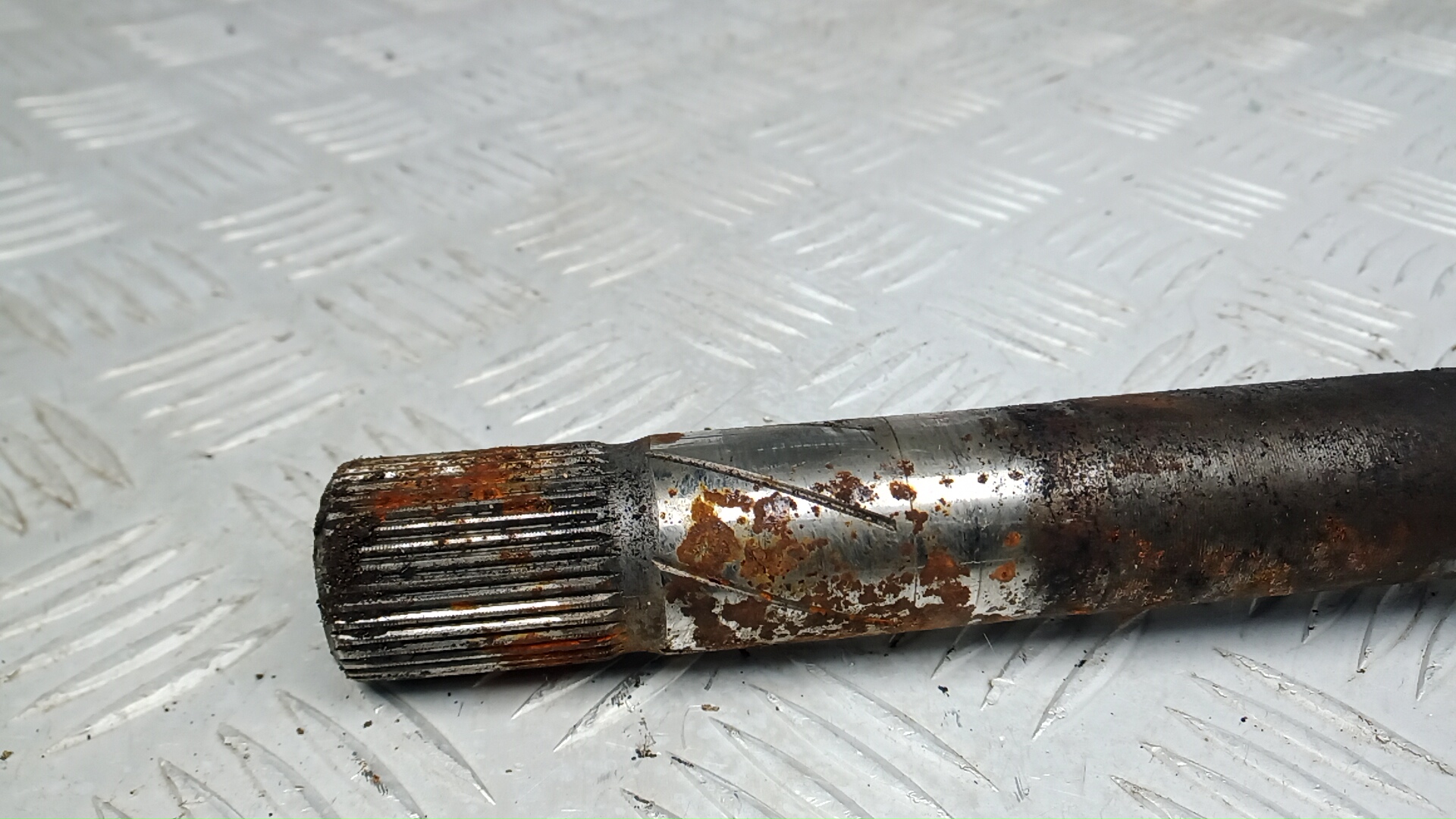 Полуось передняя правая