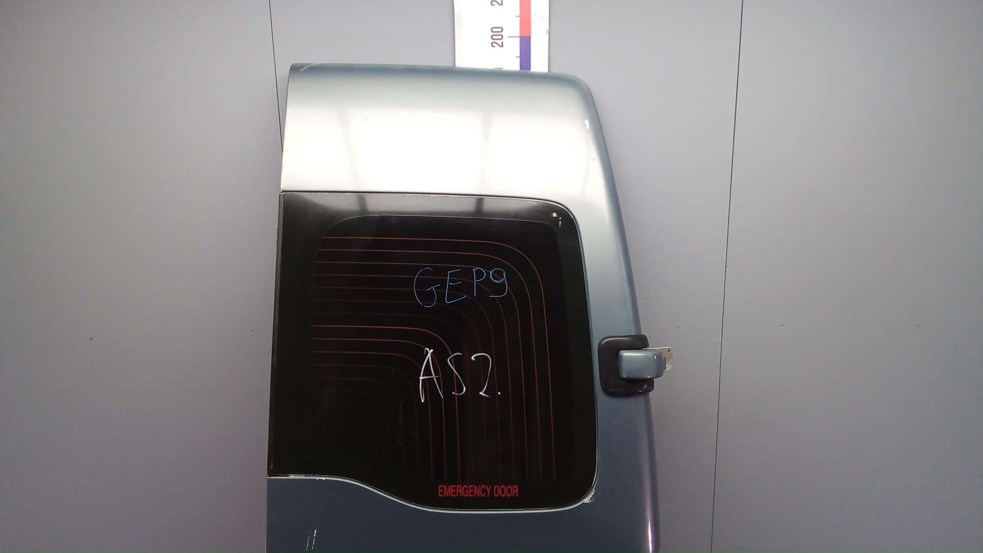 Дверь багажника правая