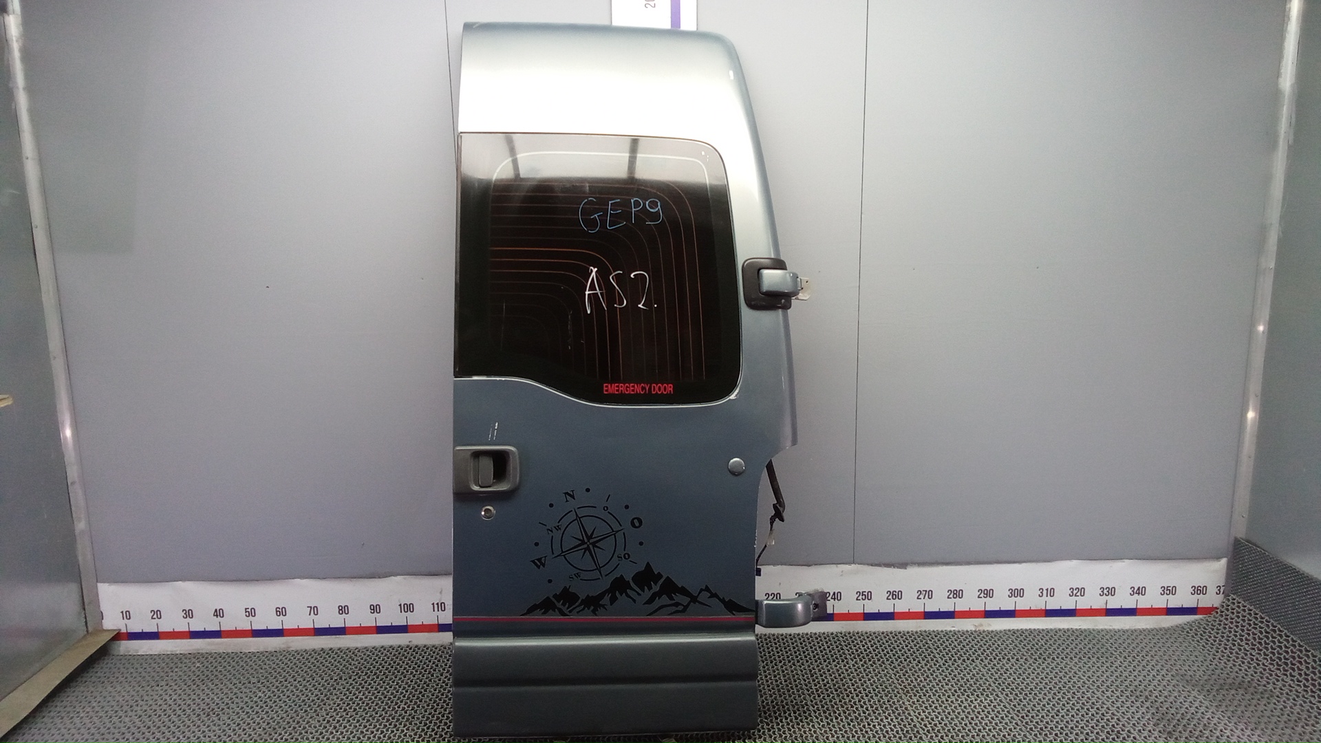 Дверь багажника правая