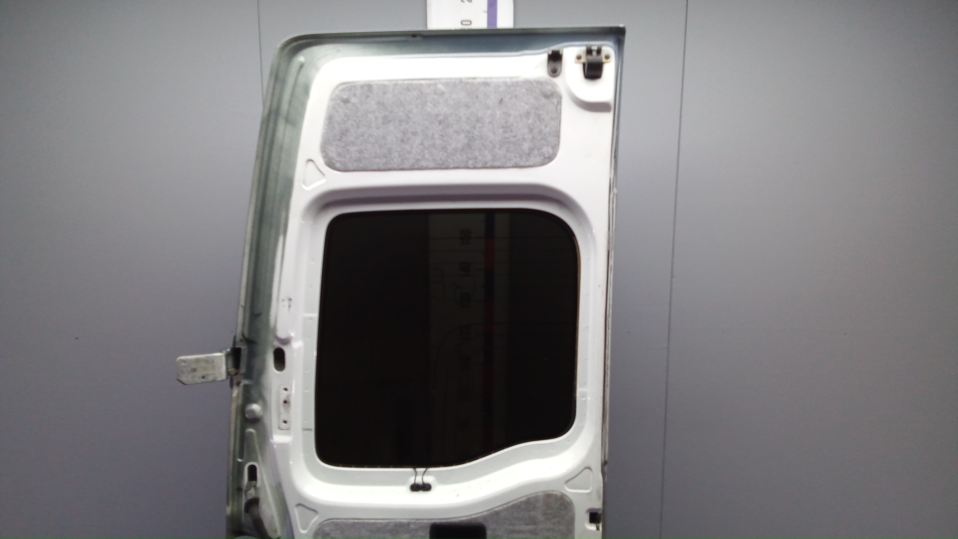 Дверь багажника правая