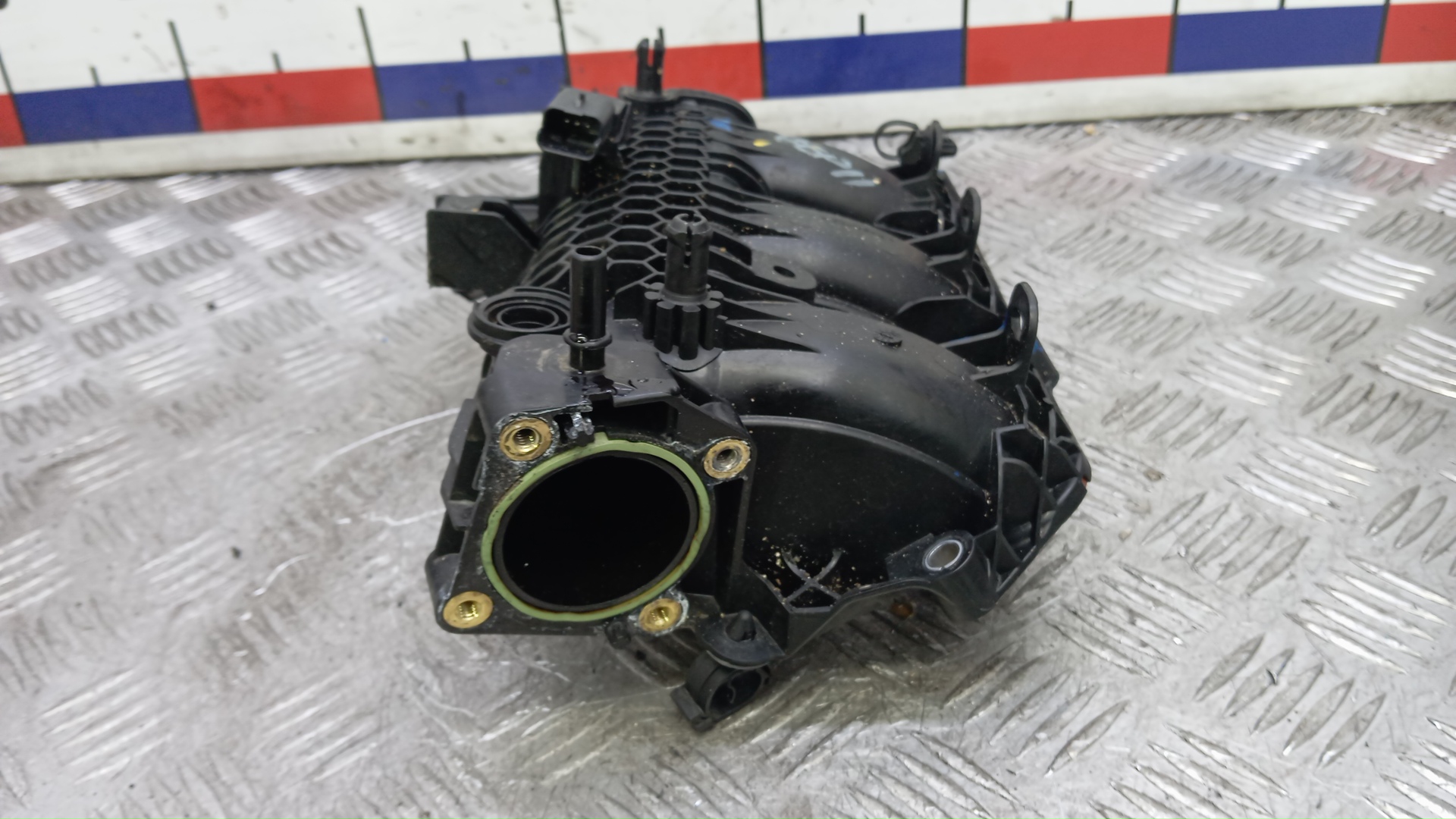 Коллектор впускной