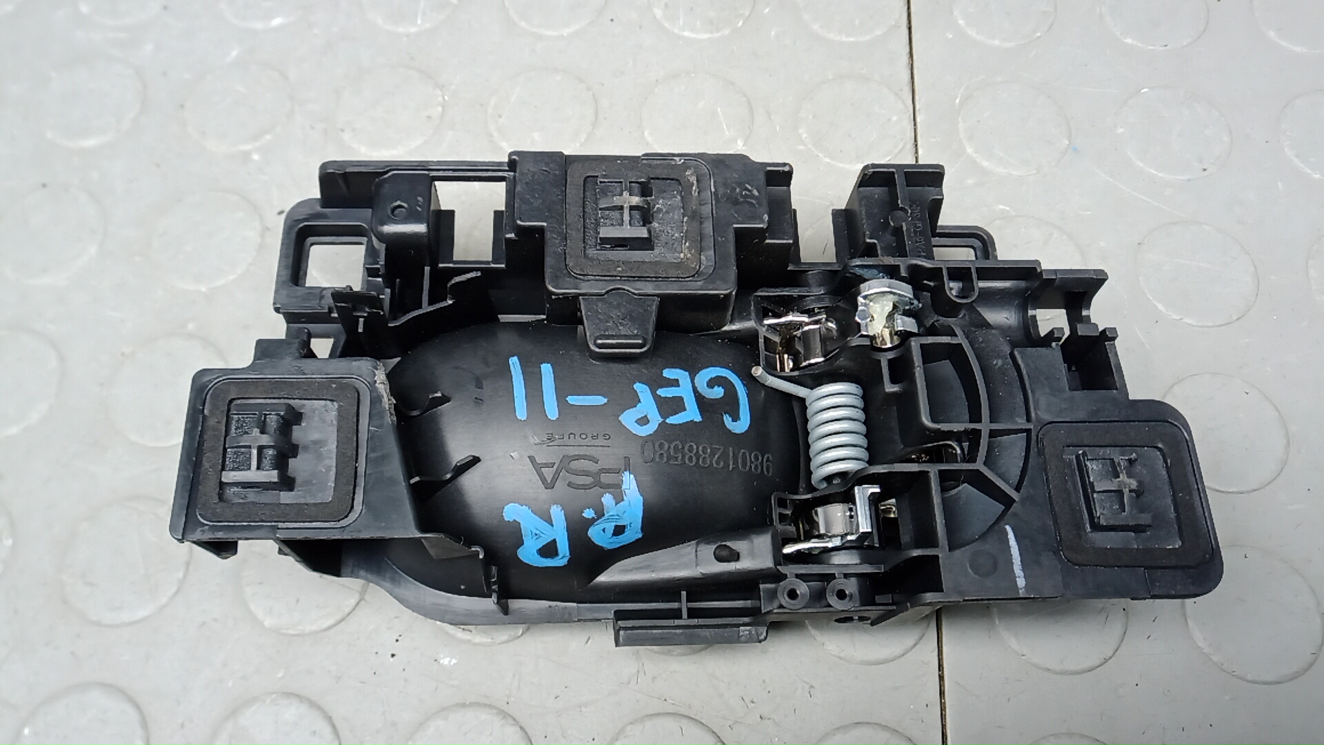 Ручка двери передней внутренняя правая