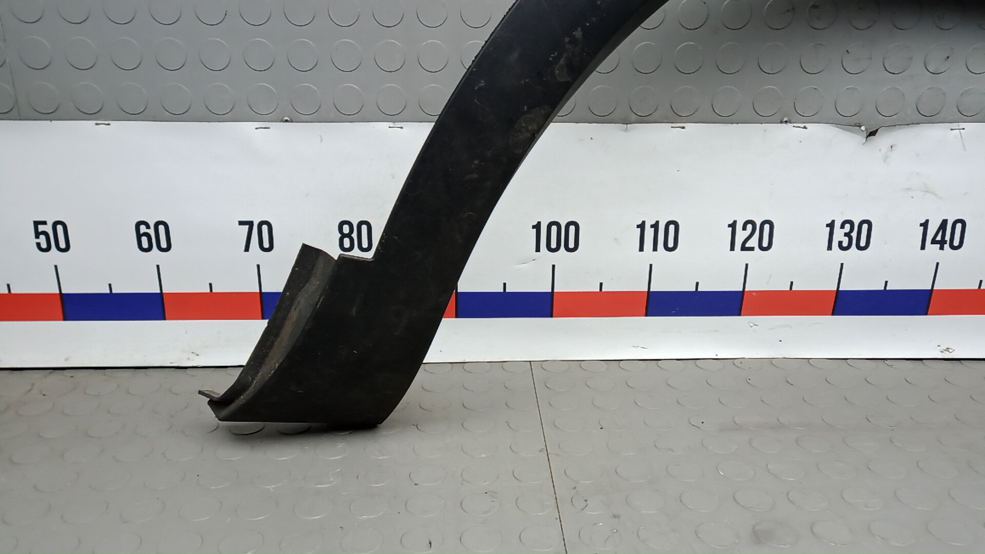 Накладка переднего крыла левого