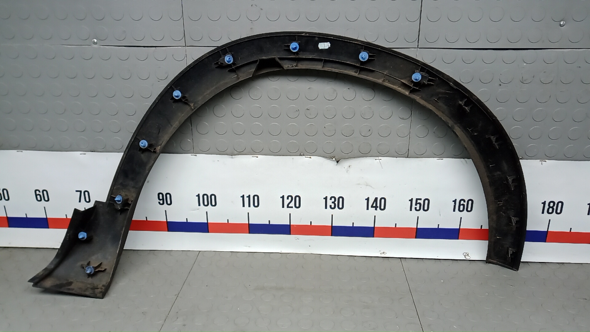 Накладка переднего крыла правого