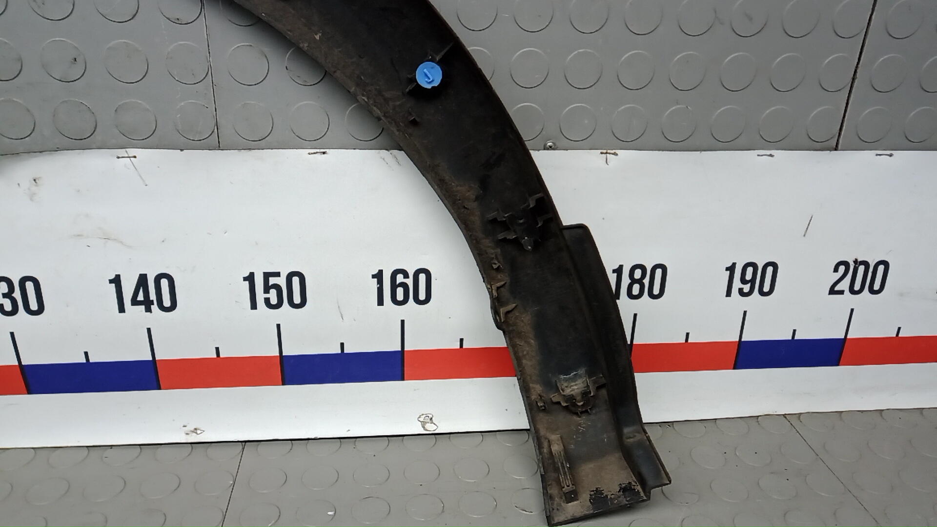 Накладка заднего крыла левого