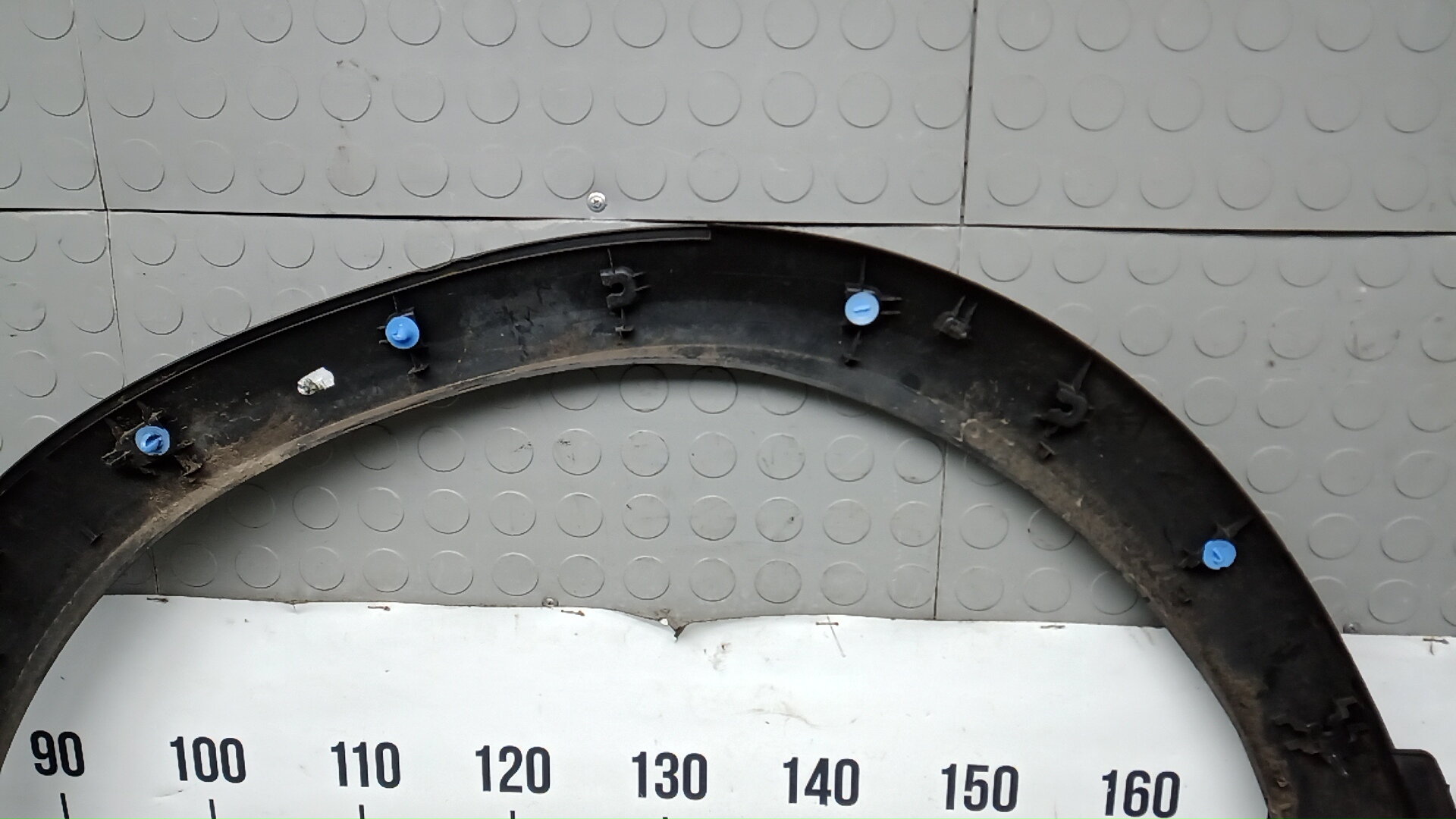 Накладка заднего крыла левого