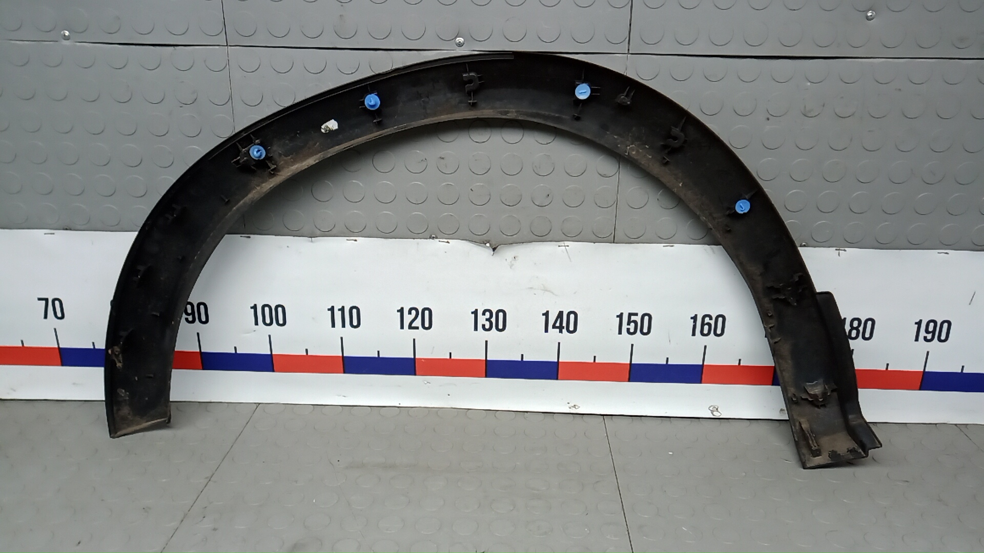 Накладка заднего крыла левого